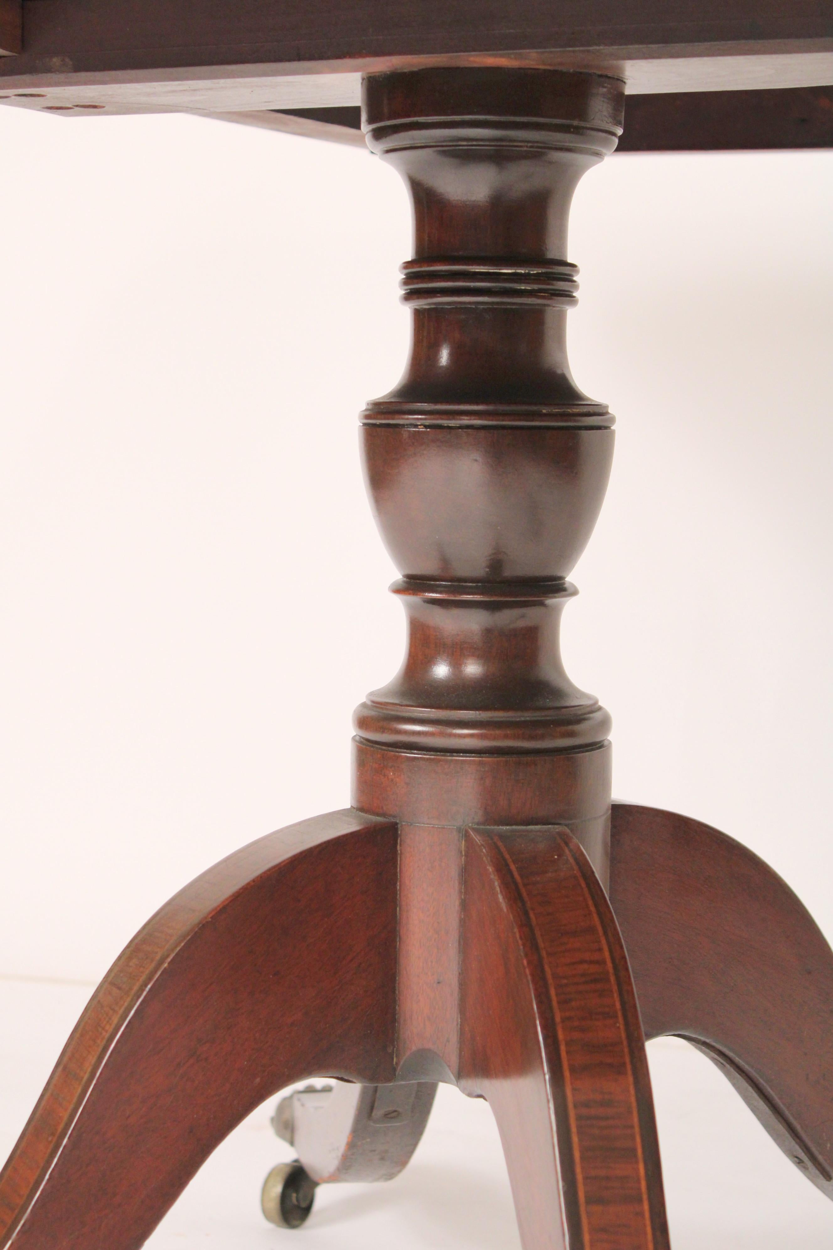 English Regency Mahogany Drop Leaf Occasional Table For Sale 8