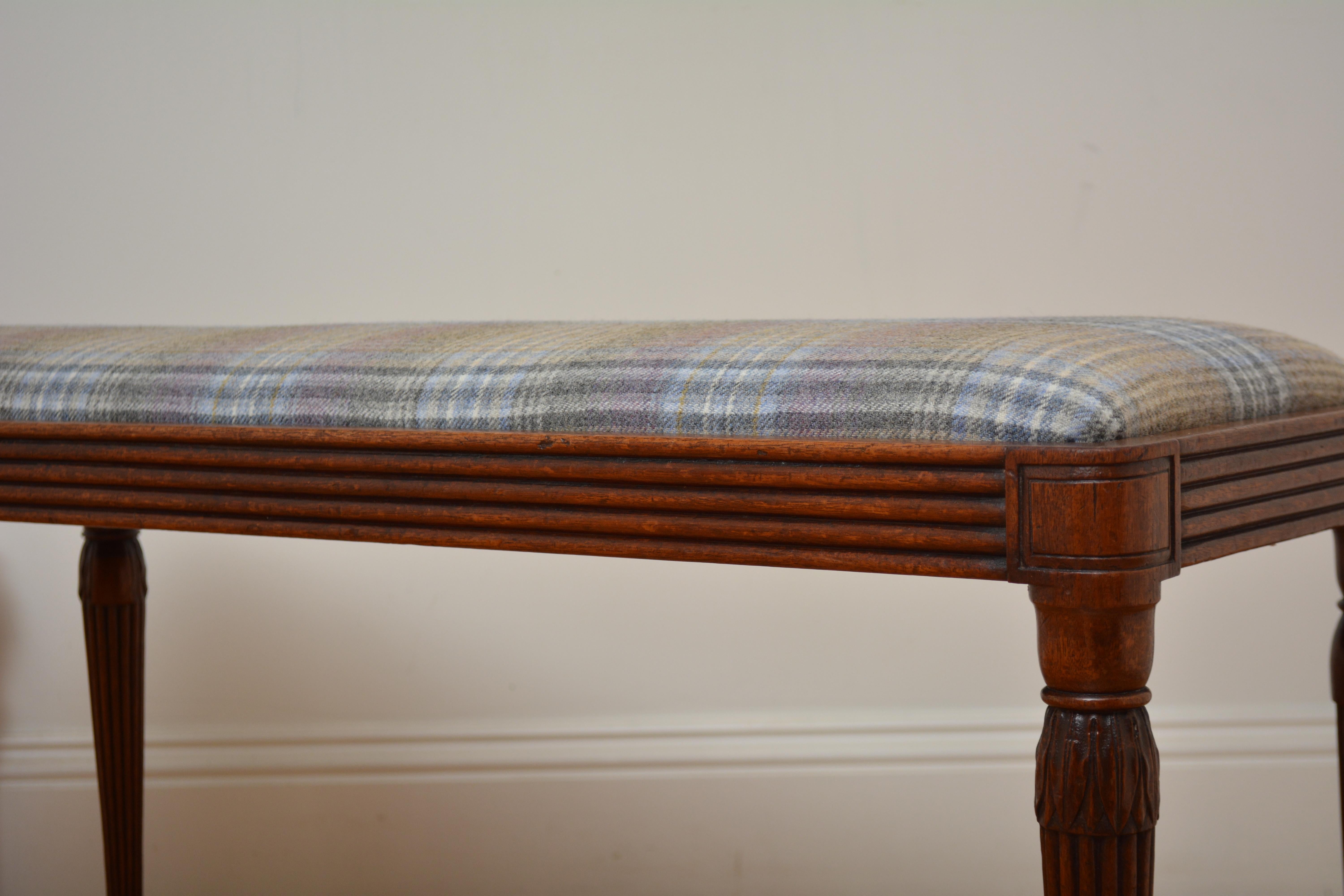 Tabouret duo / siège de fenêtre Régence anglaise en acajou en vente 4