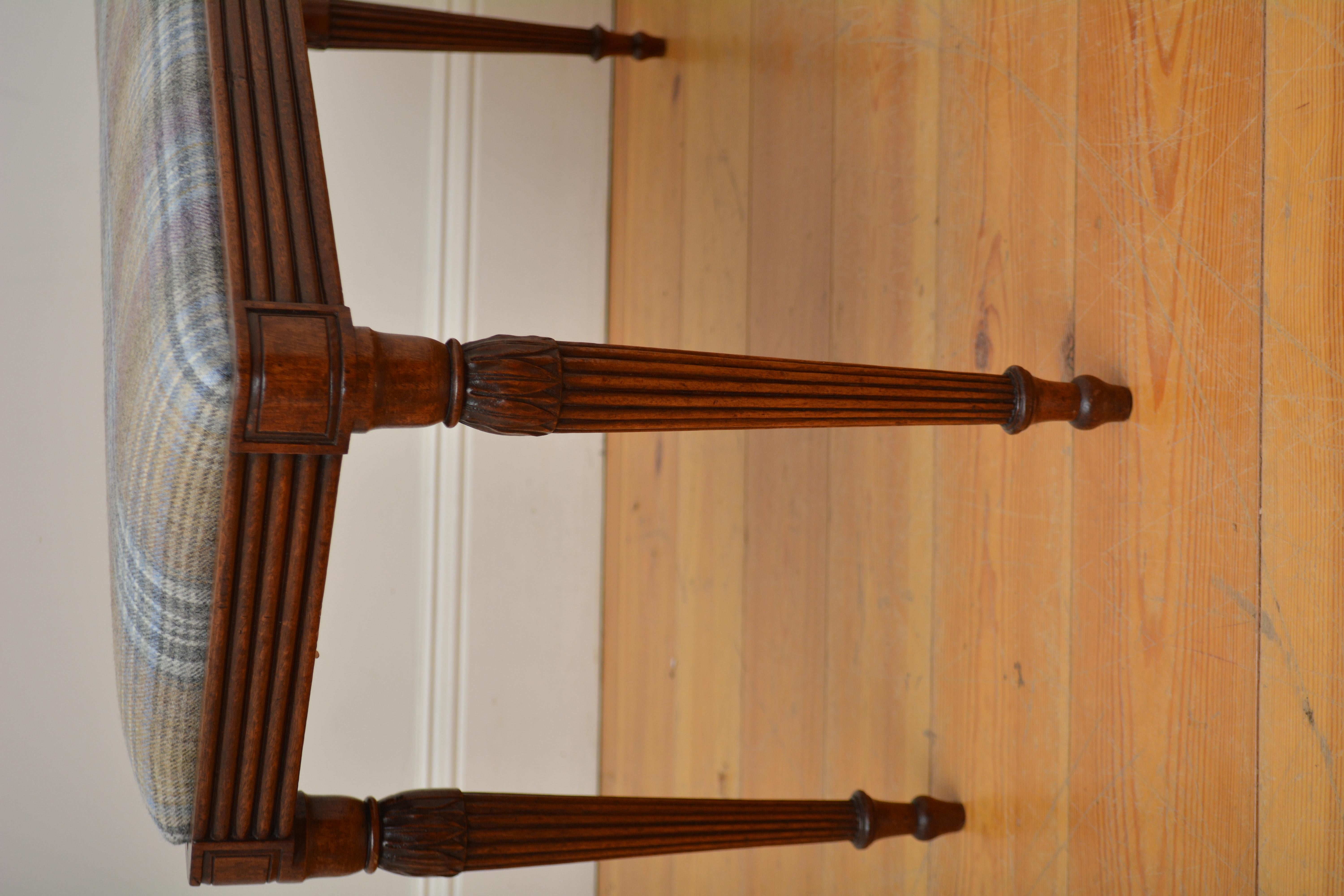 Tabouret duo / siège de fenêtre Régence anglaise en acajou en vente 6