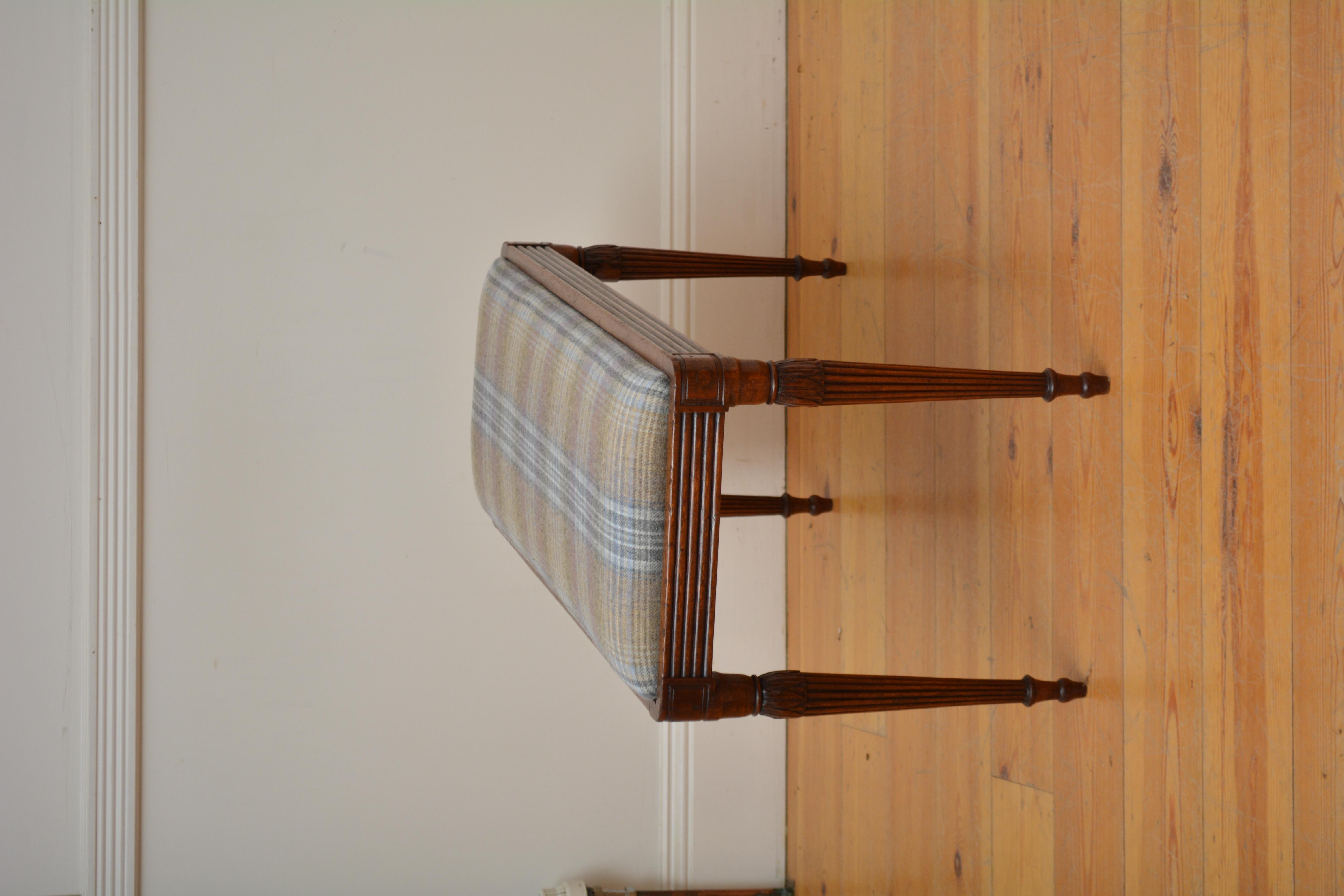 Regency Tabouret duo / siège de fenêtre Régence anglaise en acajou en vente