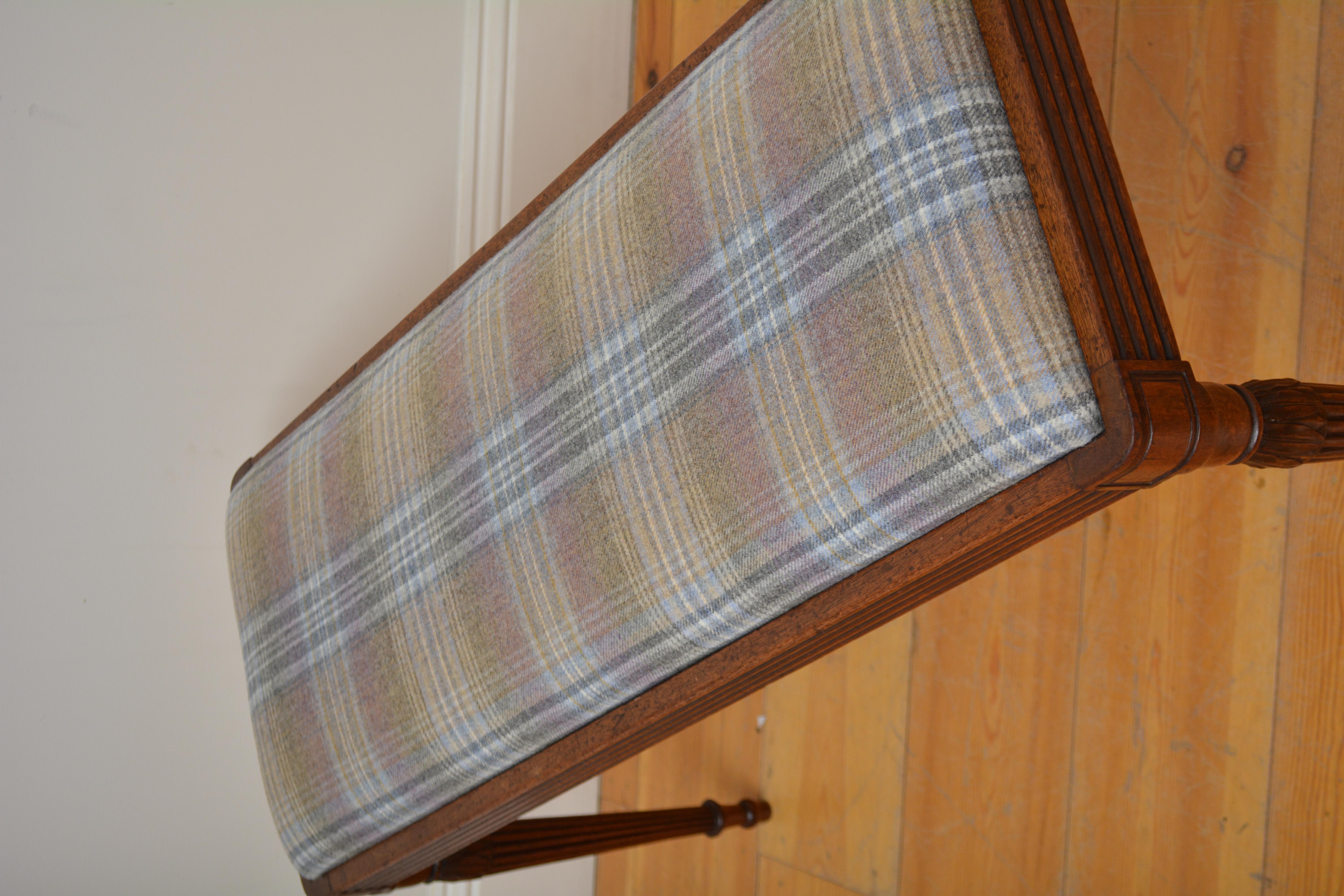 Acajou Tabouret duo / siège de fenêtre Régence anglaise en acajou en vente