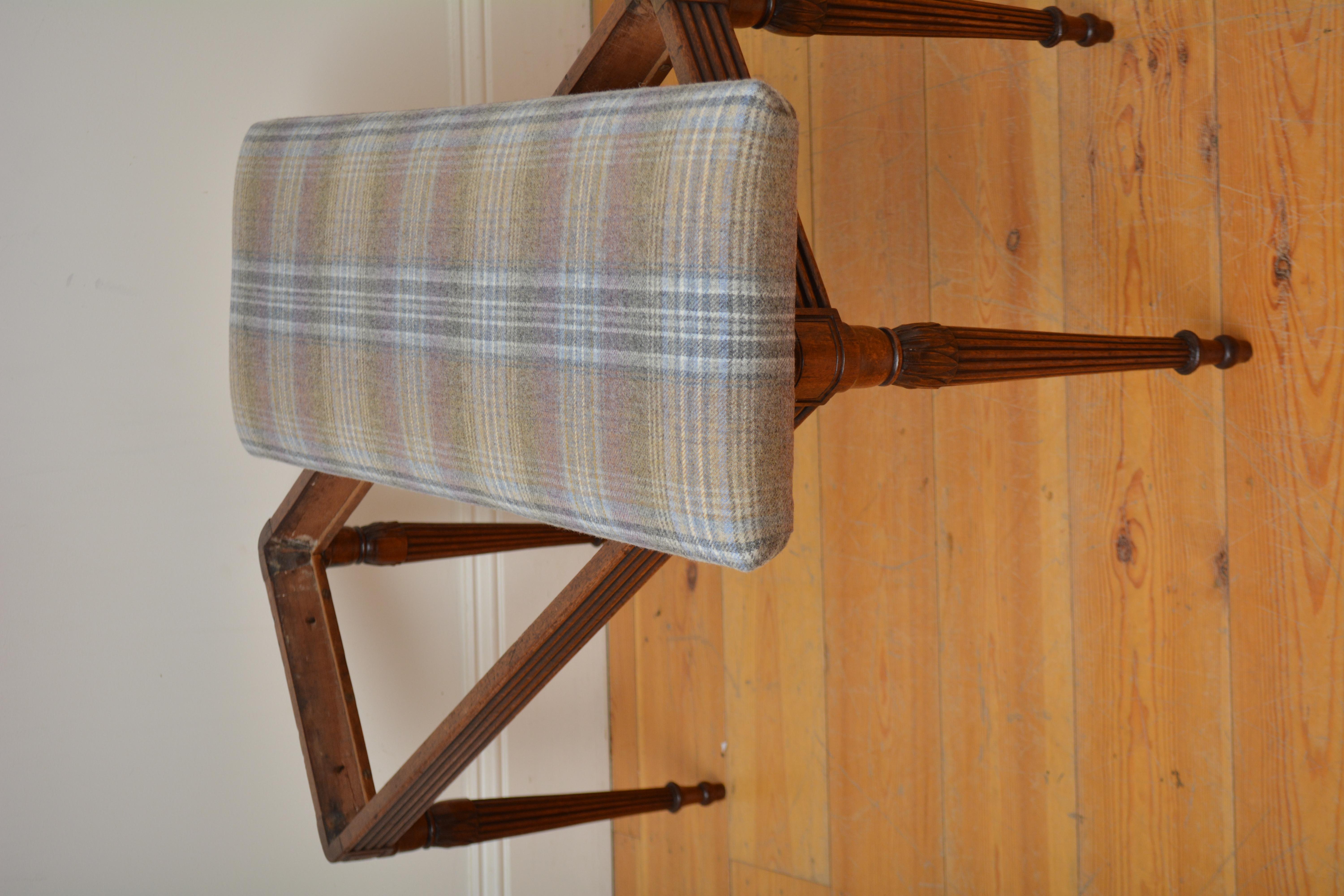 Tabouret duo / siège de fenêtre Régence anglaise en acajou en vente 2