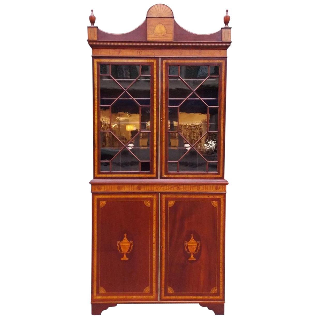 Étui à livres de style English Regency en acajou avec façade en verre et marqueterie de bois de citronnier, vers 1815