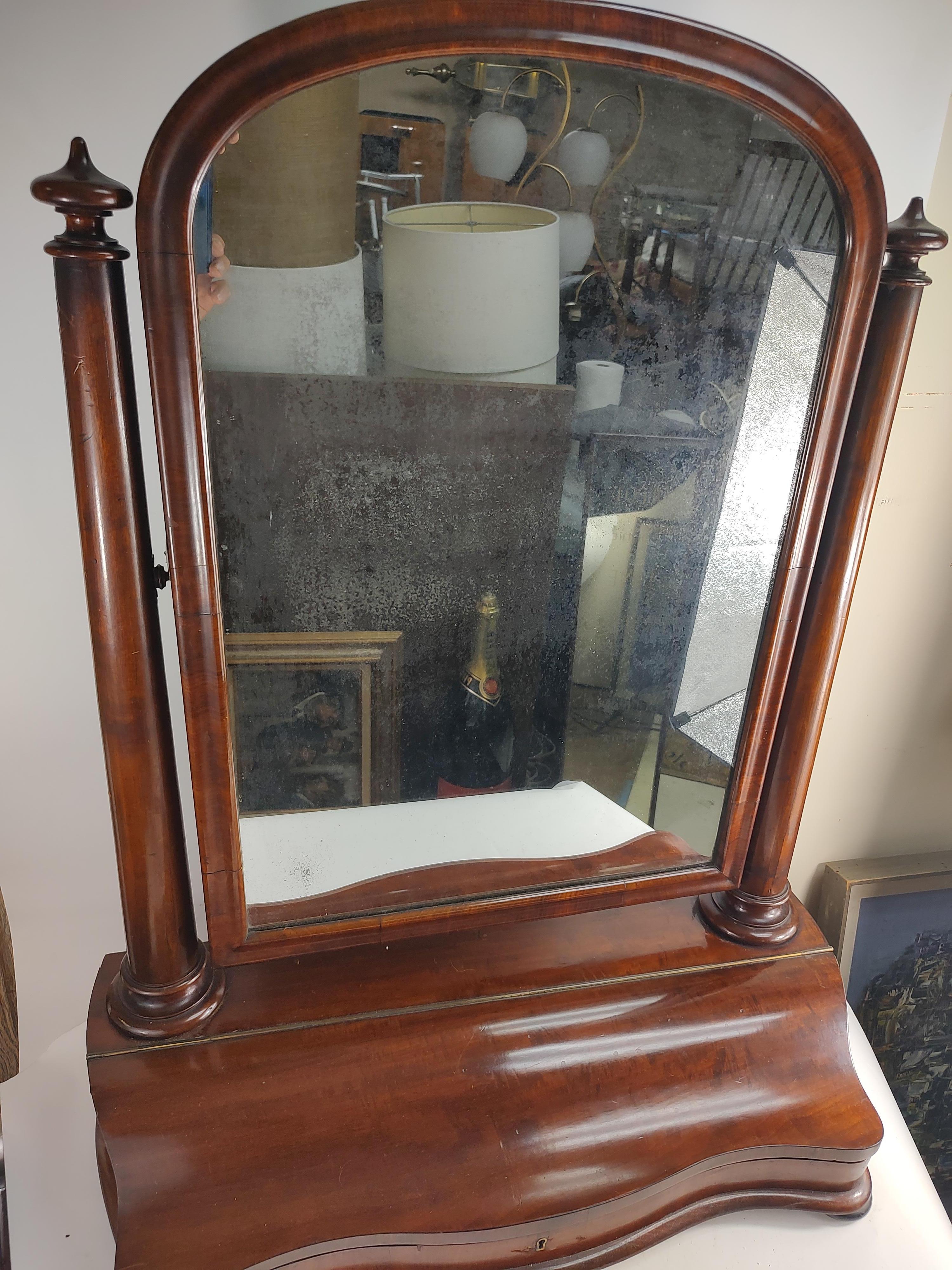 English Regency Mahogany Large Tabletop Shaving Mirror  For Sale 4