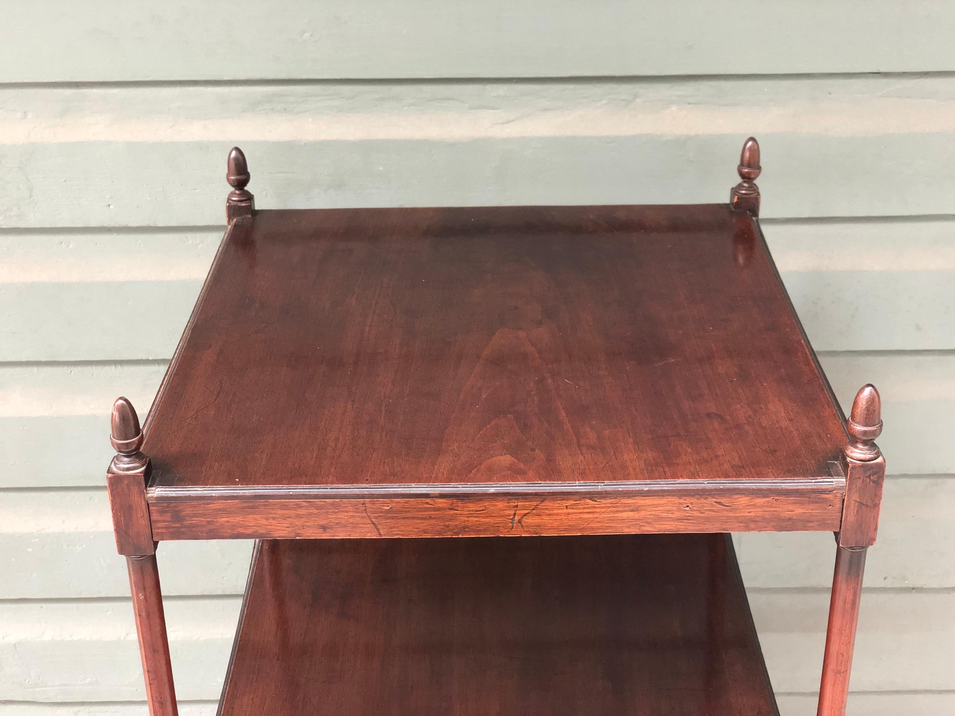 English Regency Mahogany Library Stand / Étagère, Early 19th Century In Good Condition In Charleston, SC