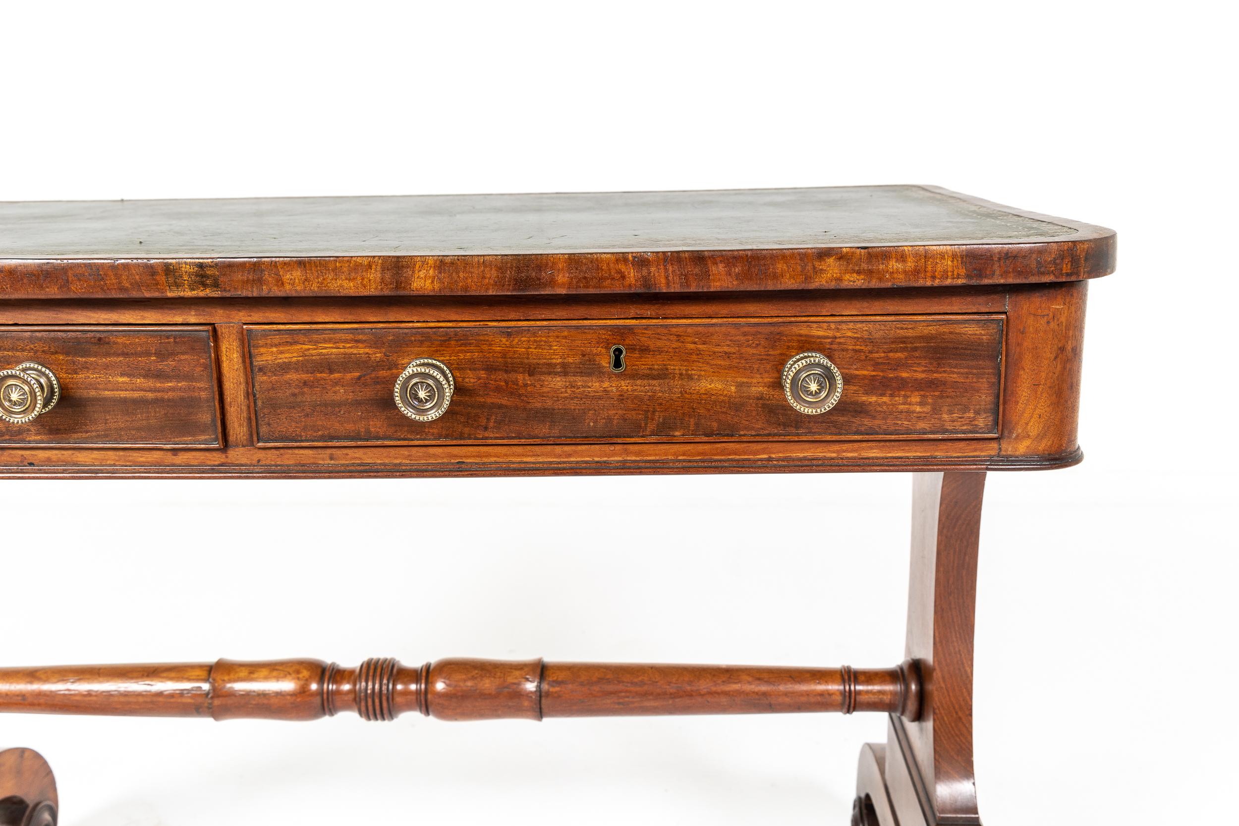 English Regency Mahogany Library Table In Good Condition For Sale In Gloucestershire, GB