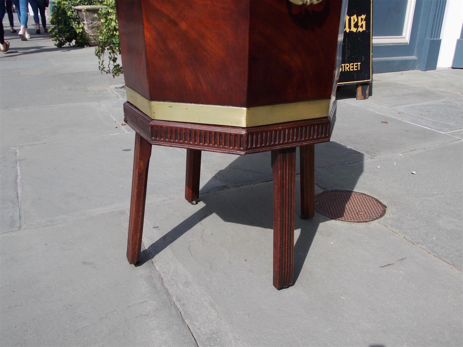 English Regency Mahogany Octagon Brass Banded Wine Cellarette on Stand, C. 1810 In Excellent Condition In Hollywood, SC