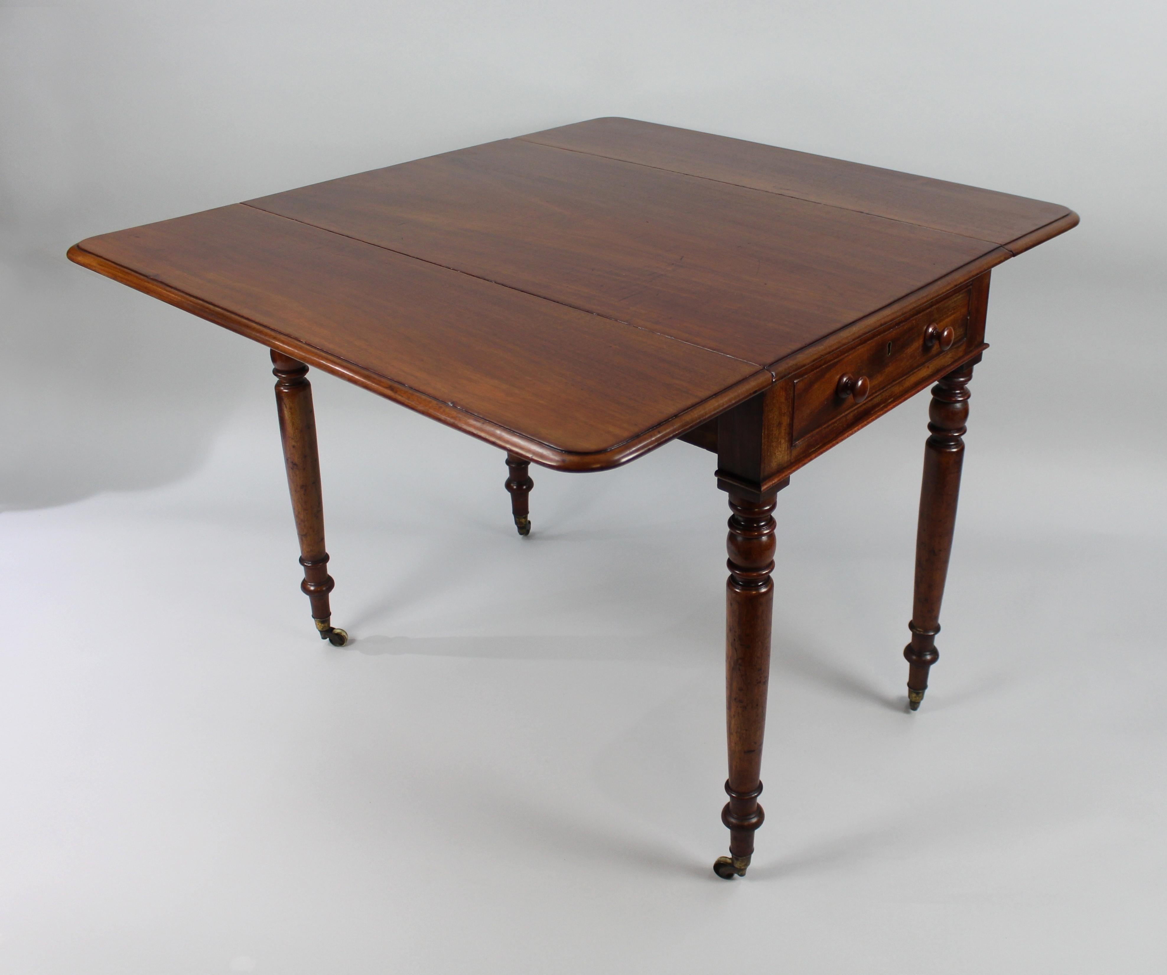 English Regency Mahogany Pembroke Table In Good Condition For Sale In Worcester, Worcestershire