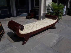 Englisches Regency-Mahagoni-Recamier aus Mahagoni im Regency-Stil mit flankierenden Löwenmedaillons, um 1810