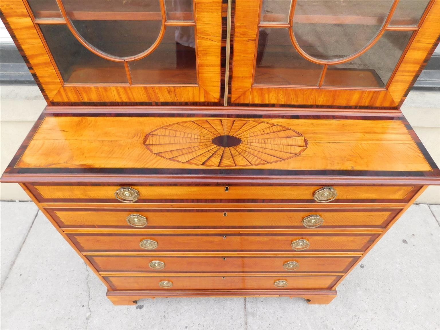 Fine XVIII secolo Segretaria inglese Chippendale in mogano e legno satinato con libreria C.C. 1780 in vendita