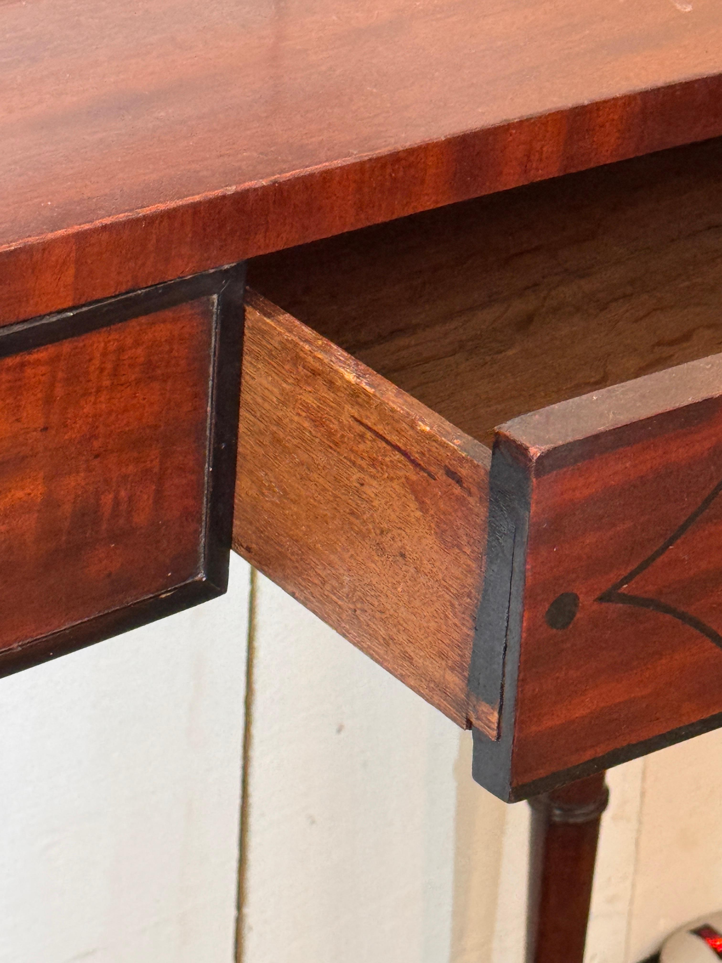 Server inglese Regency in mogano con galleria d'ottone in vendita 2