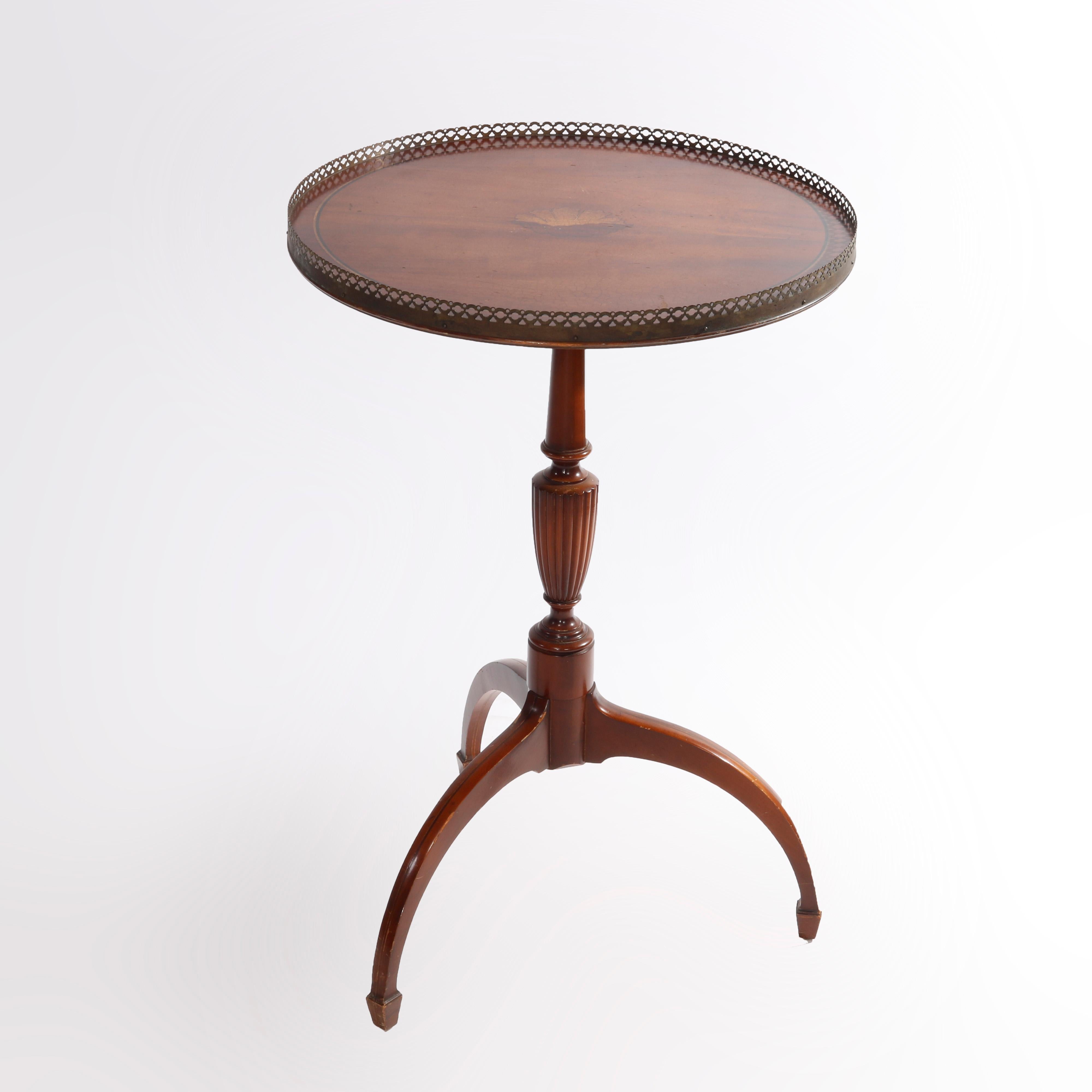English Regency Mahogany Spider Leg Parlor Table with Inlay Shell Center, c1930 For Sale 2