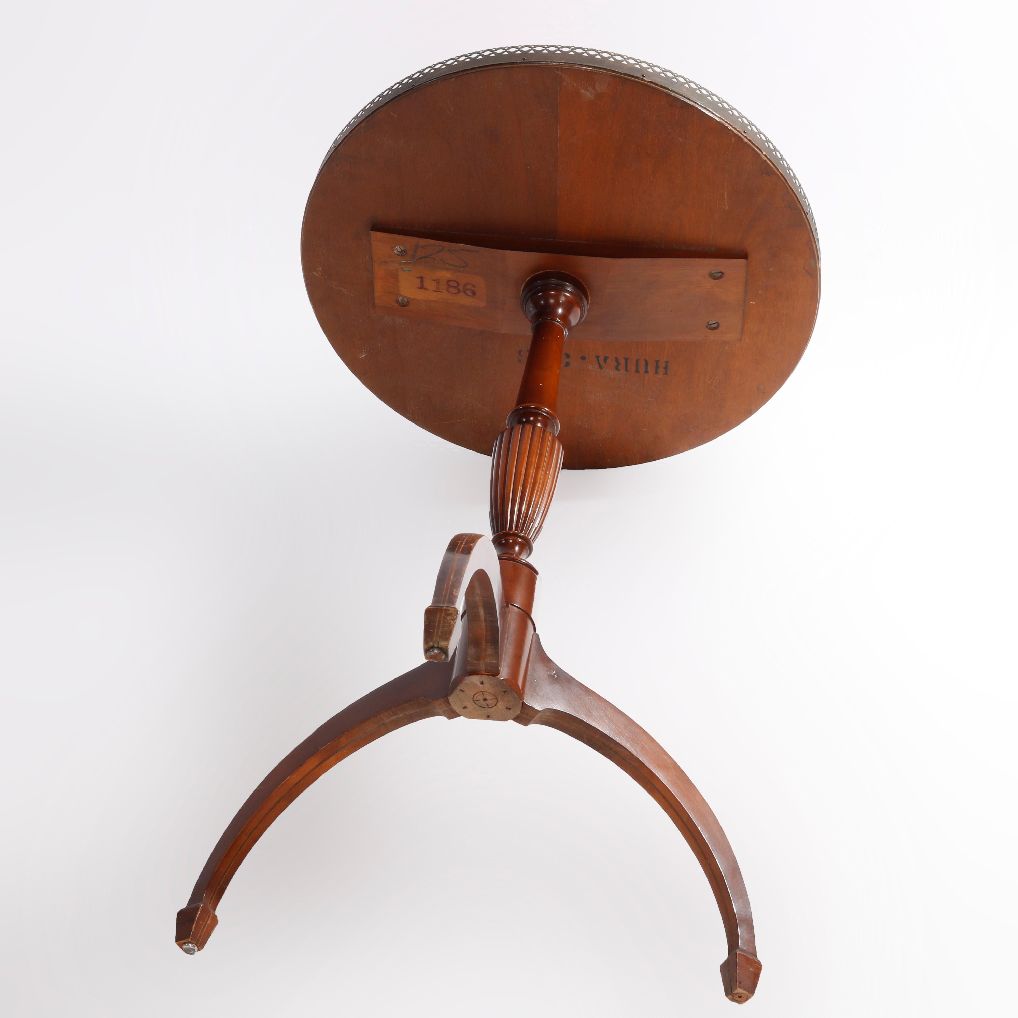 20th Century English Regency Mahogany Spider Leg Parlor Table with Inlay Shell Center, c1930 For Sale
