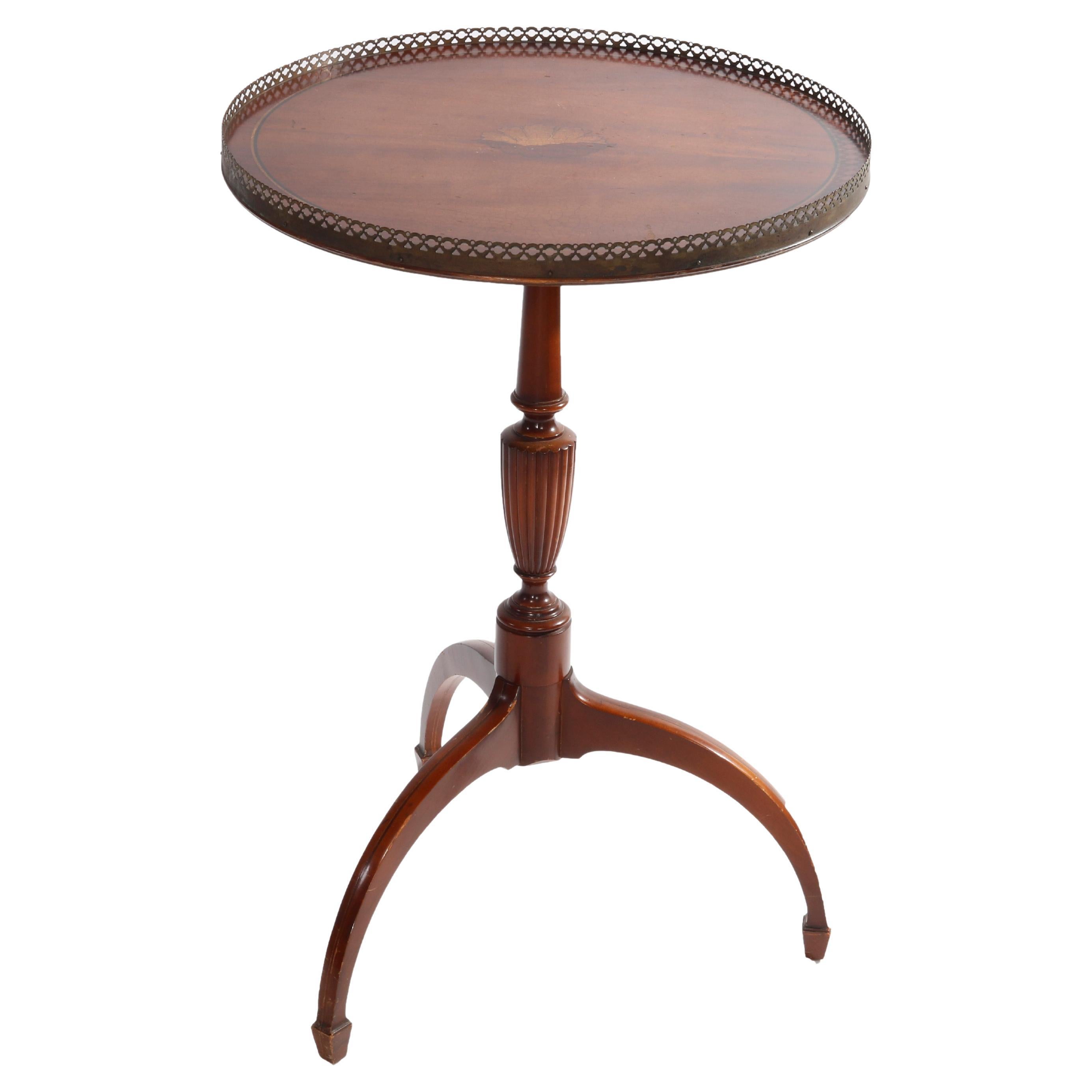 English Regency Mahogany Spider Leg Parlor Table with Inlay Shell Center, c1930 For Sale