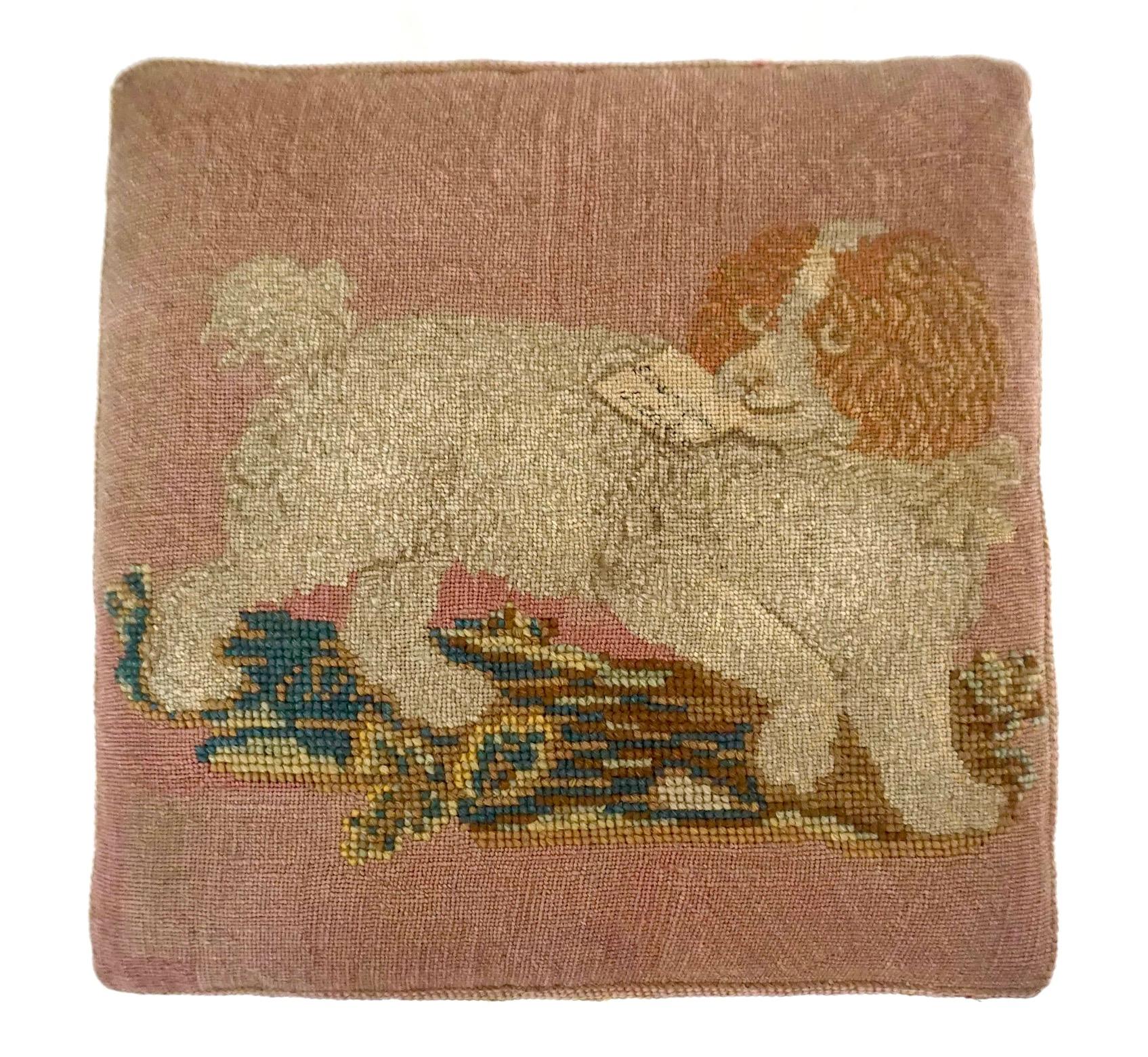 English Regency Mahogany Stool with Original Needlepoint of a Spaniel circa 1820 In Good Condition For Sale In Kinderhook, NY