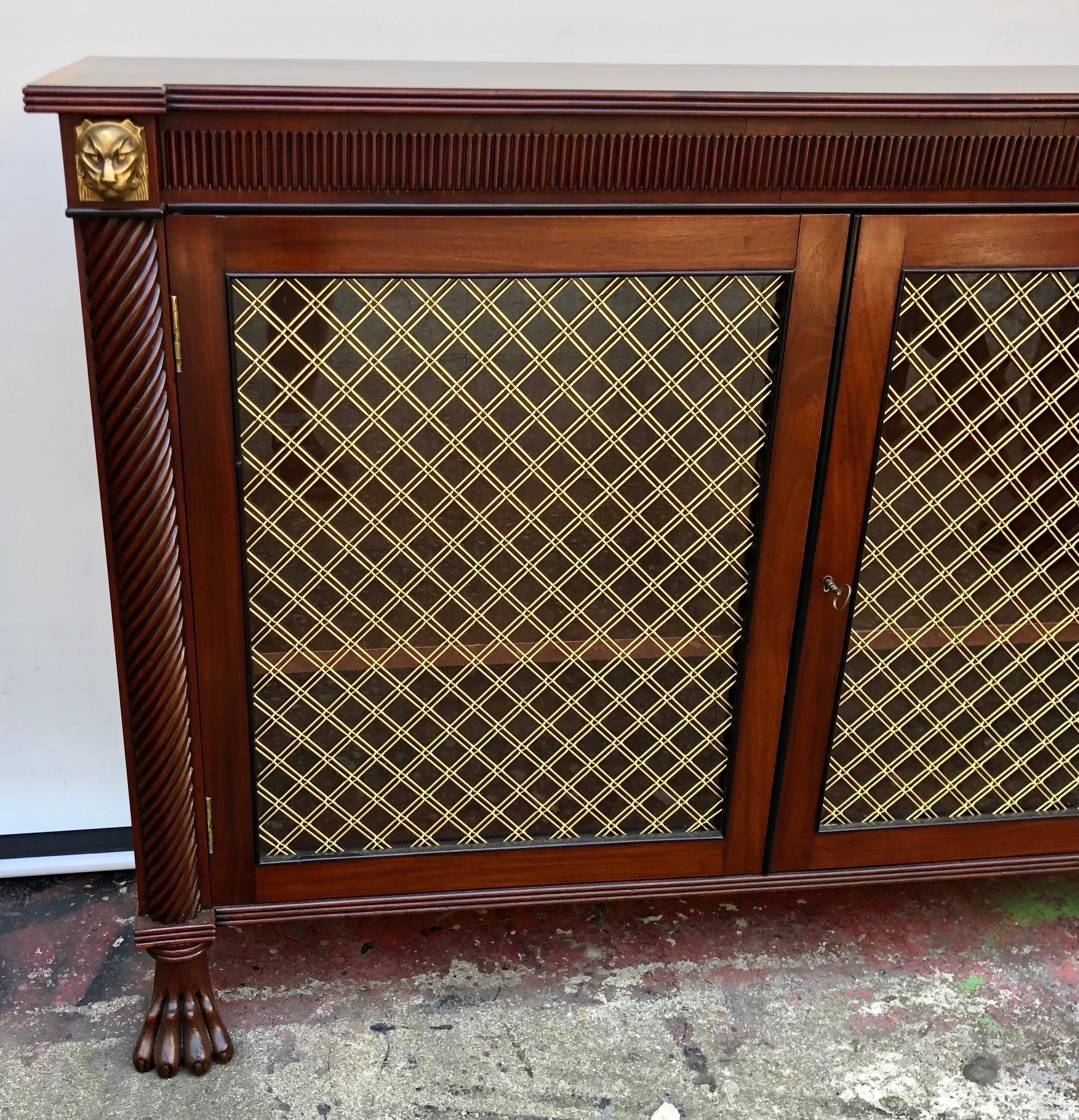 English Regency Mahogany Two Door Credenza / Side Cabinet, Early 19th Century For Sale 2
