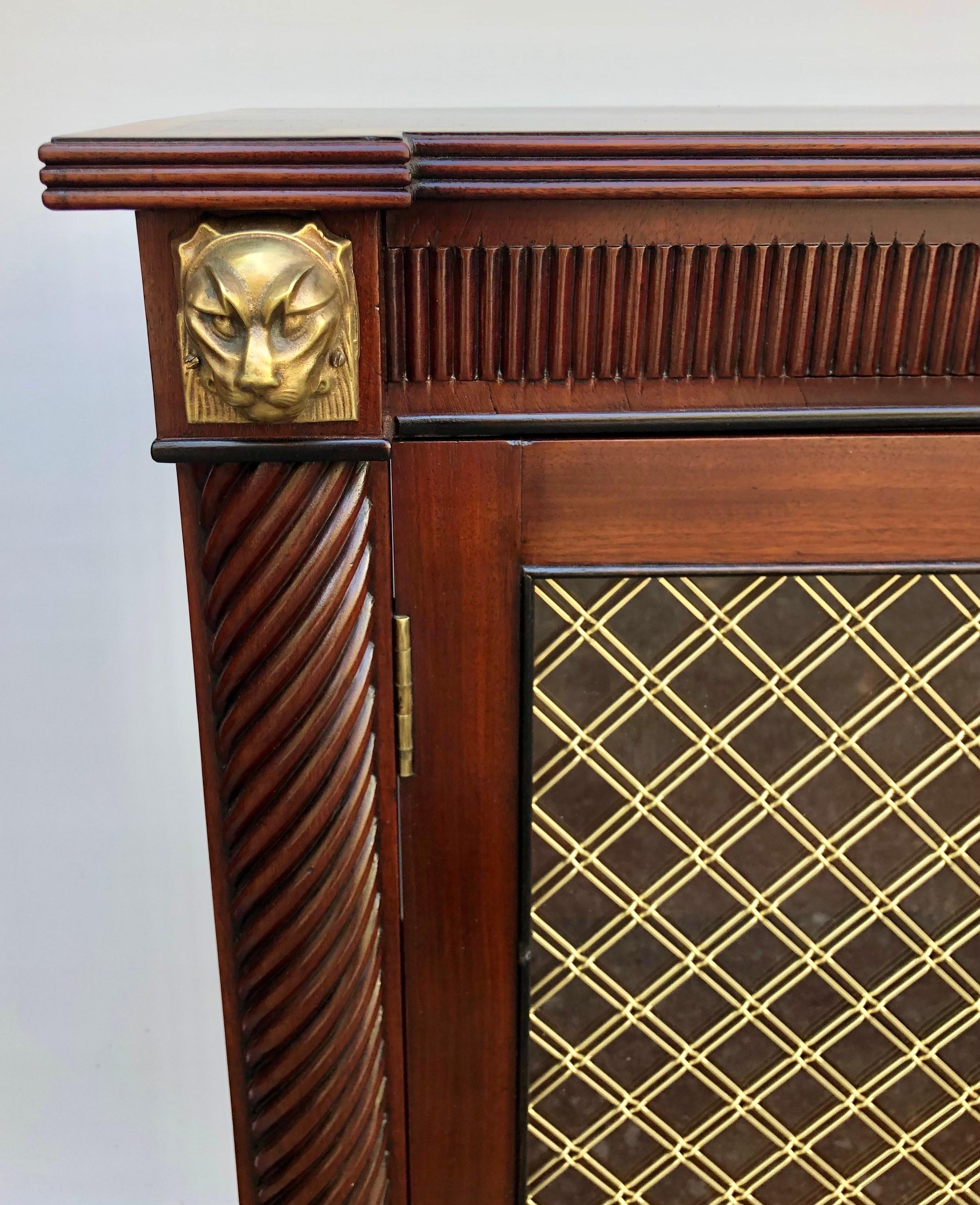 English Regency Mahogany Two Door Credenza / Side Cabinet, Early 19th Century 4