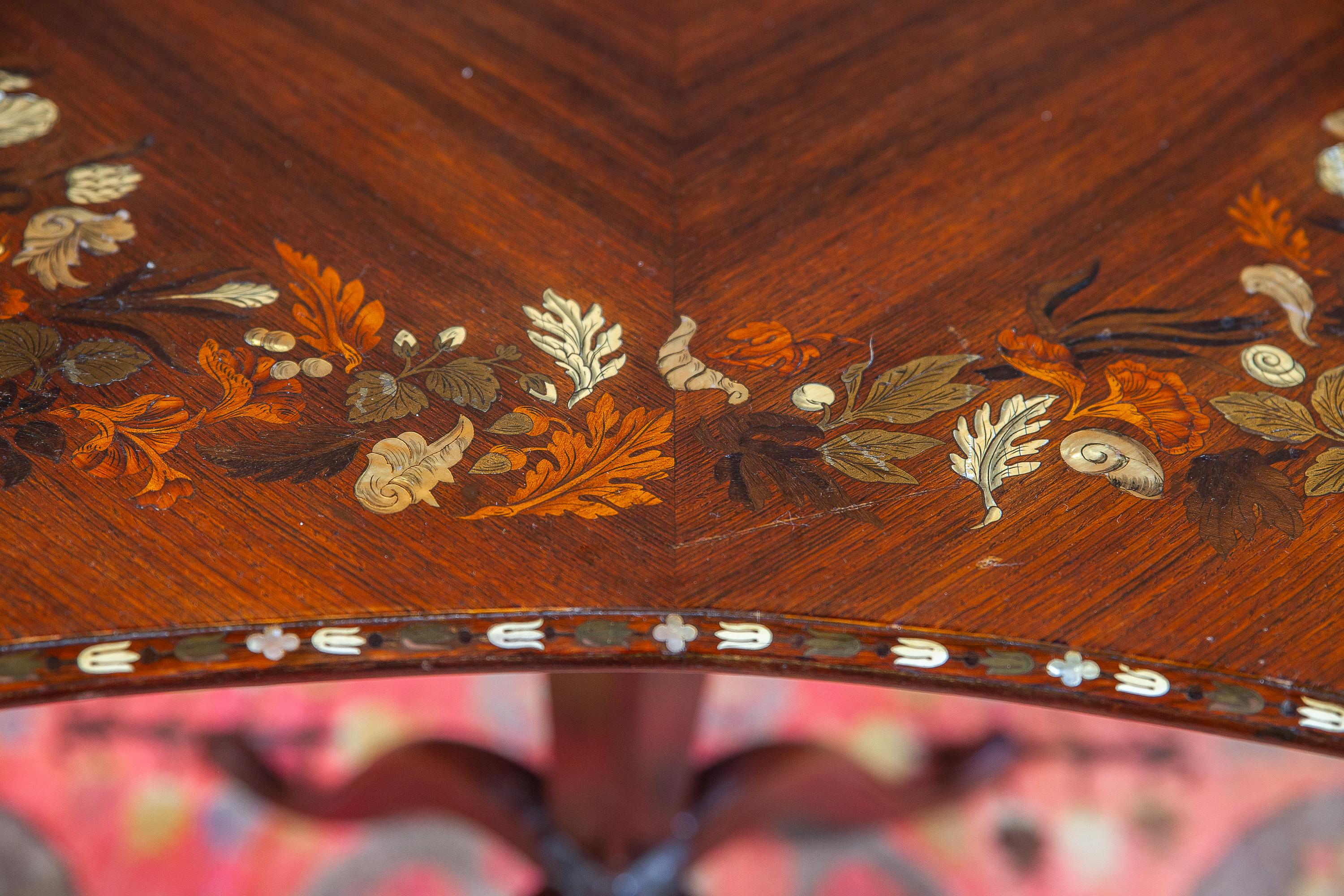 Regency Table centrale ou table d'appoint Régence anglaise marquetée:: 1815 en vente