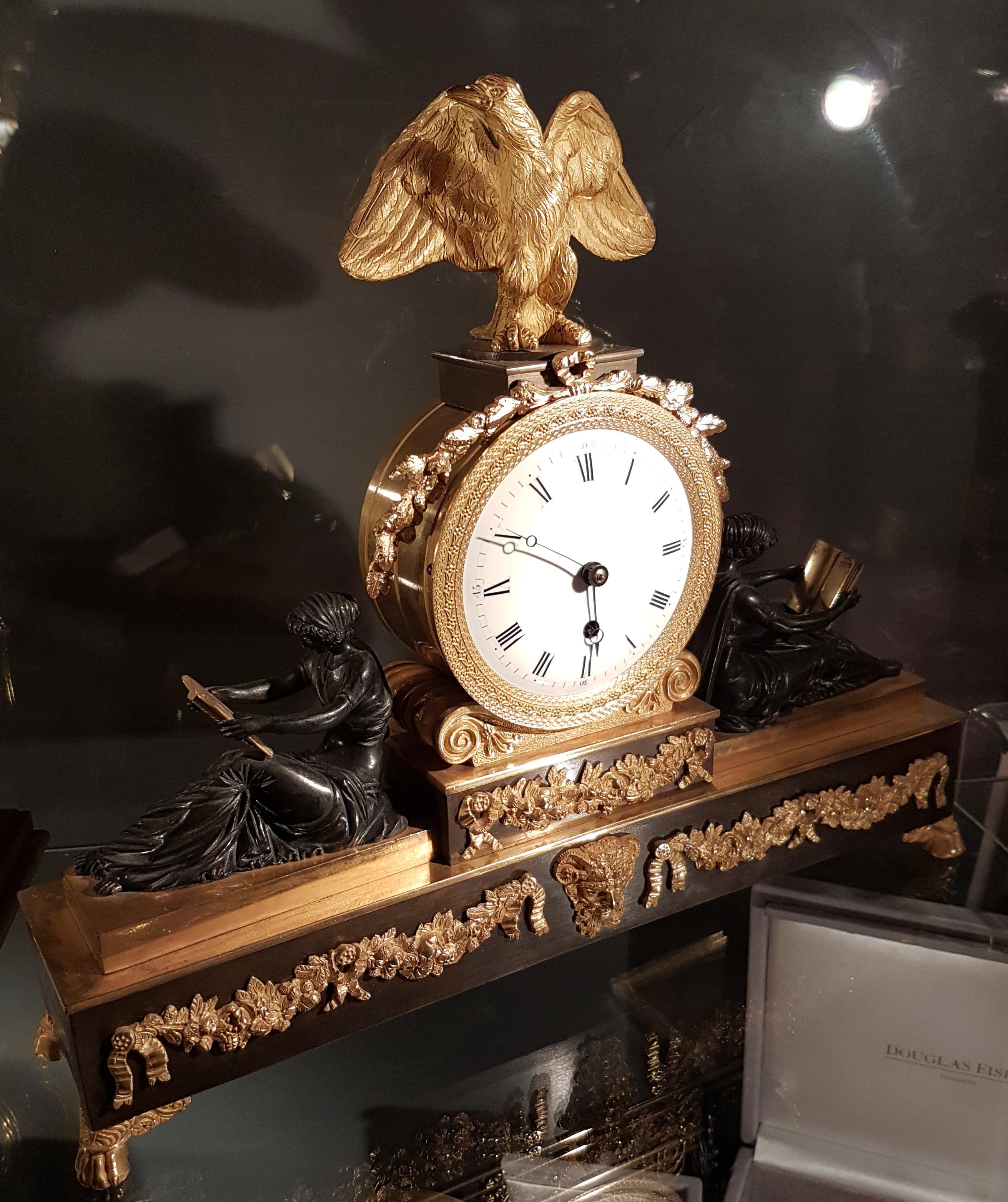 Regency Horloge de bibliothèque néoclassique anglaise de style Régence en vente