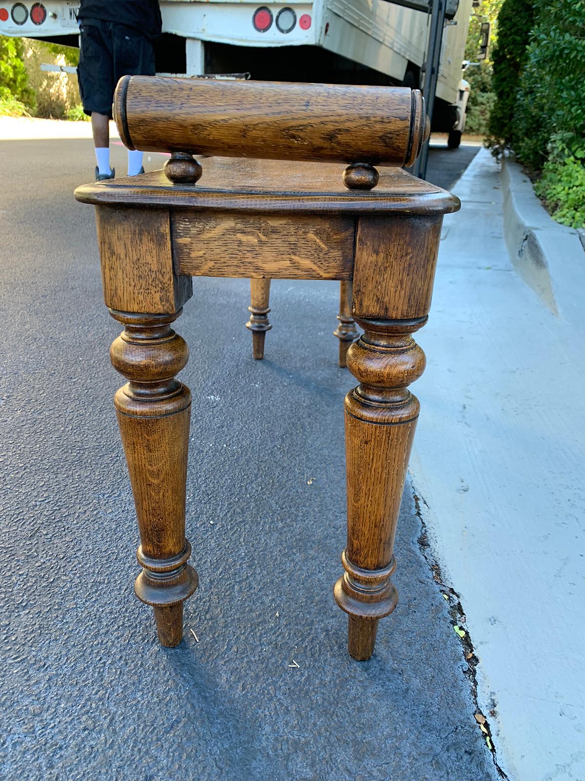 English Regency Oak Hall Bench, circa 1820 In Good Condition In Atlanta, GA