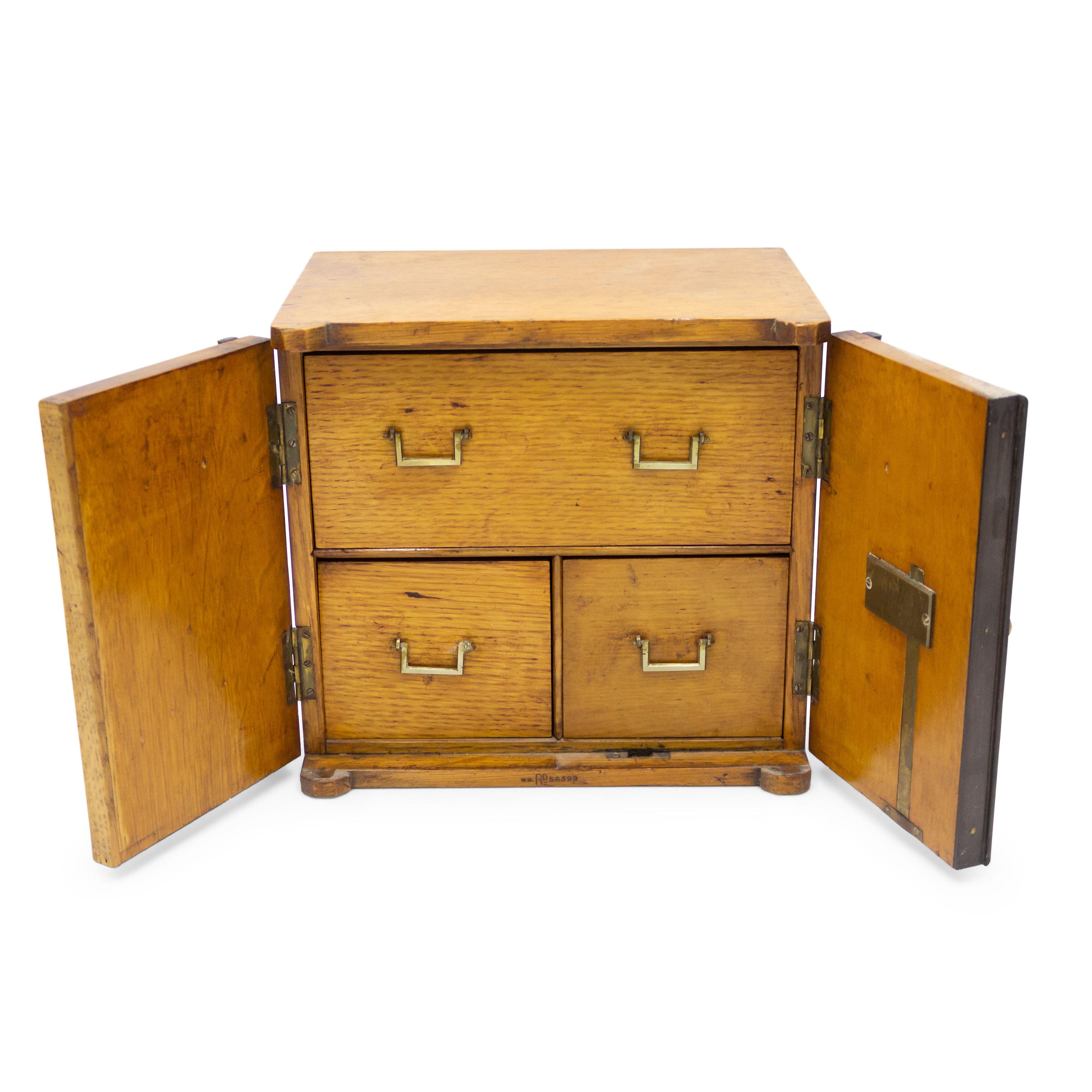 English Regency Oak Jewelry Cabinet In Good Condition For Sale In New York, NY