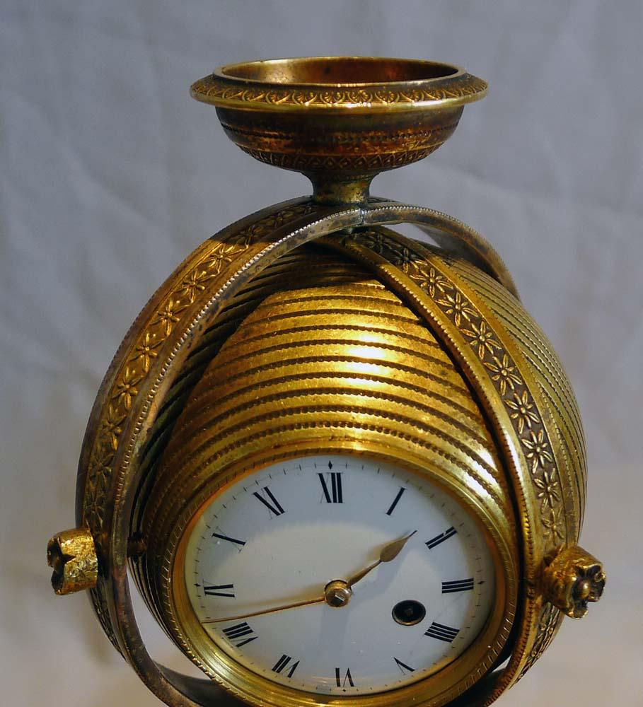 Encrier en bronze doré de style Régence anglaise avec mouvement de montre, vers 1815 Bon état - En vente à London, GB