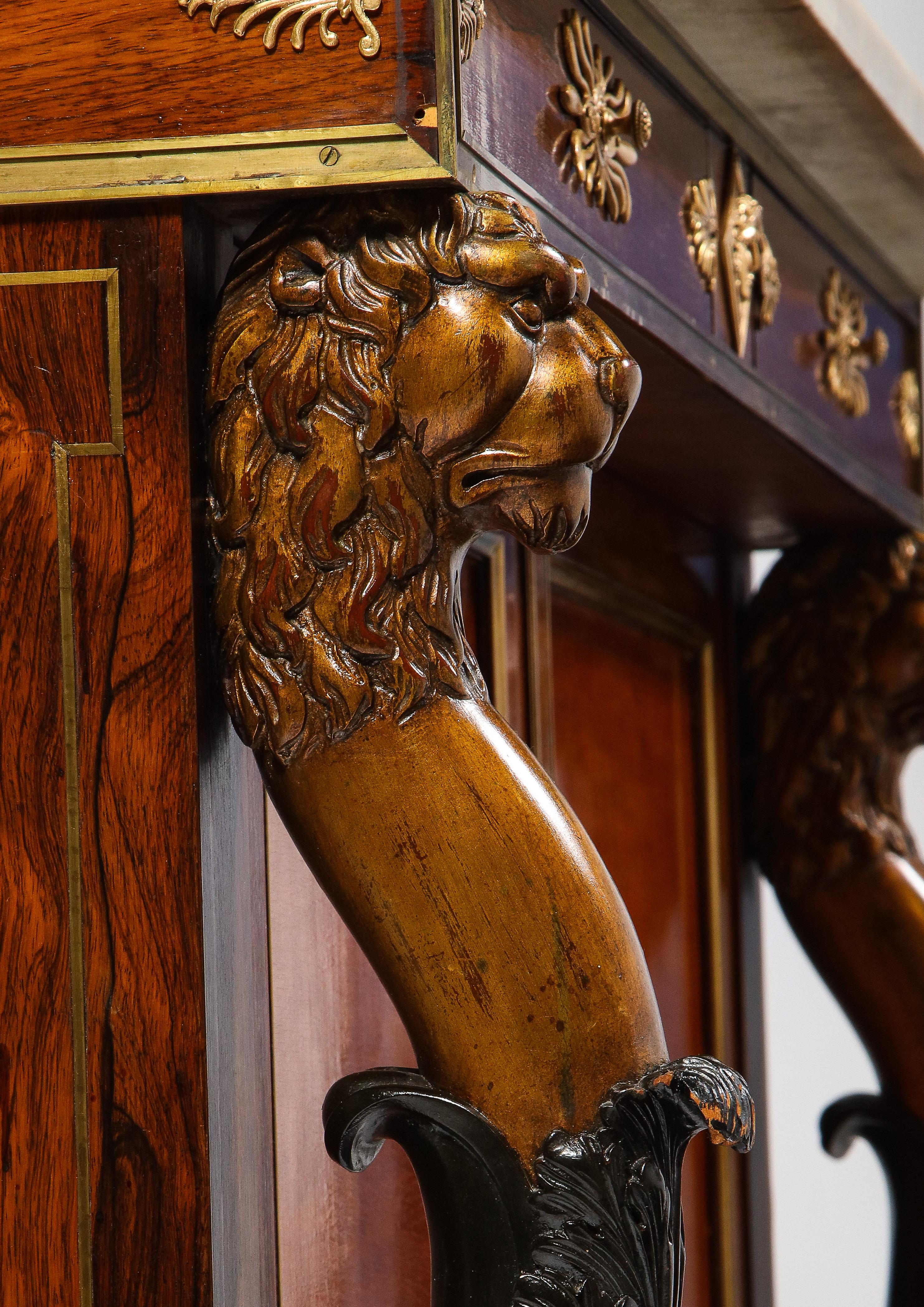 Chiffonnier figuratif monté en ormolu de style Régence anglais avec étagère en miroir en forme de lyre en vente 6