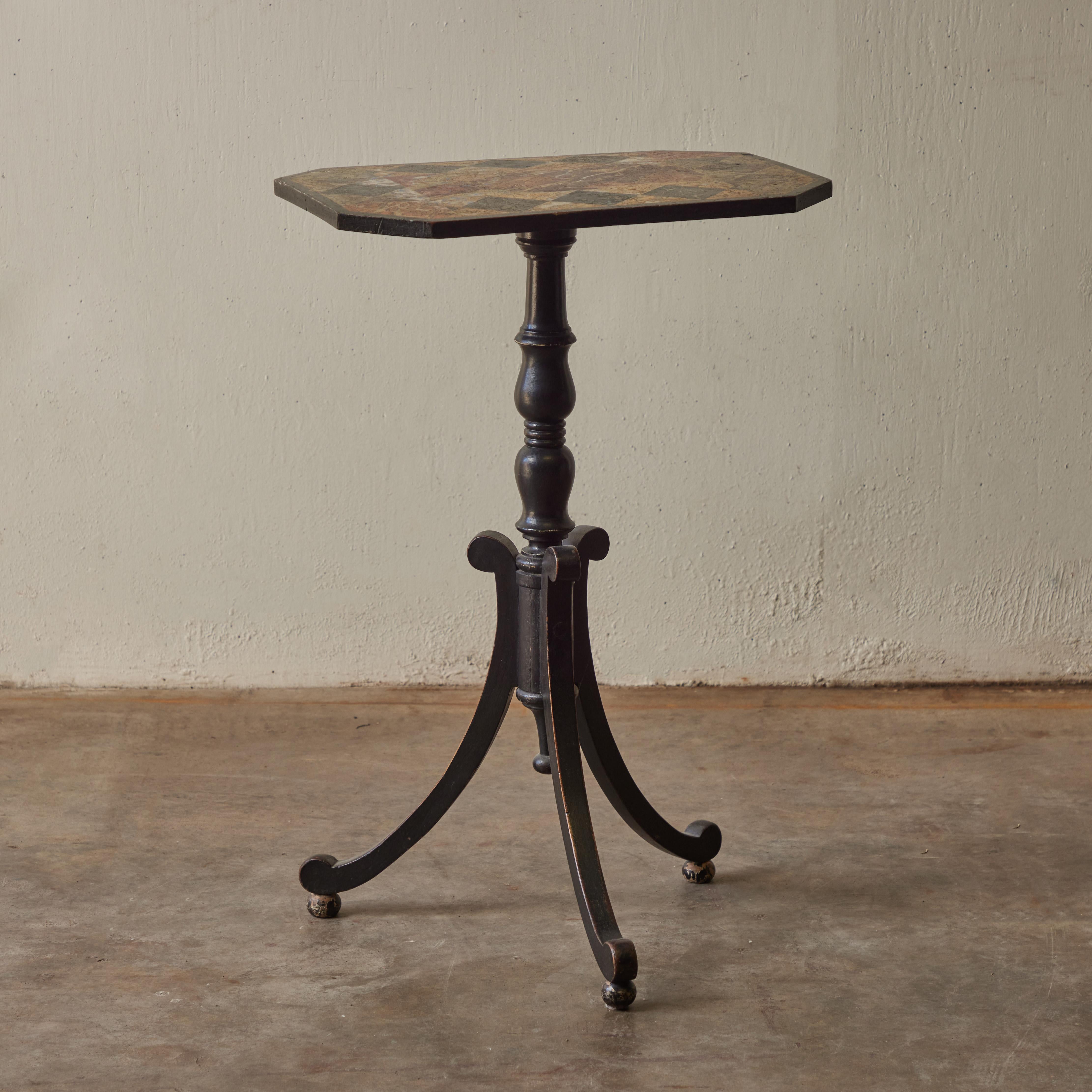 Early 19th Century English Regency Painted Trompe-l'Oeil Specimen Table For Sale