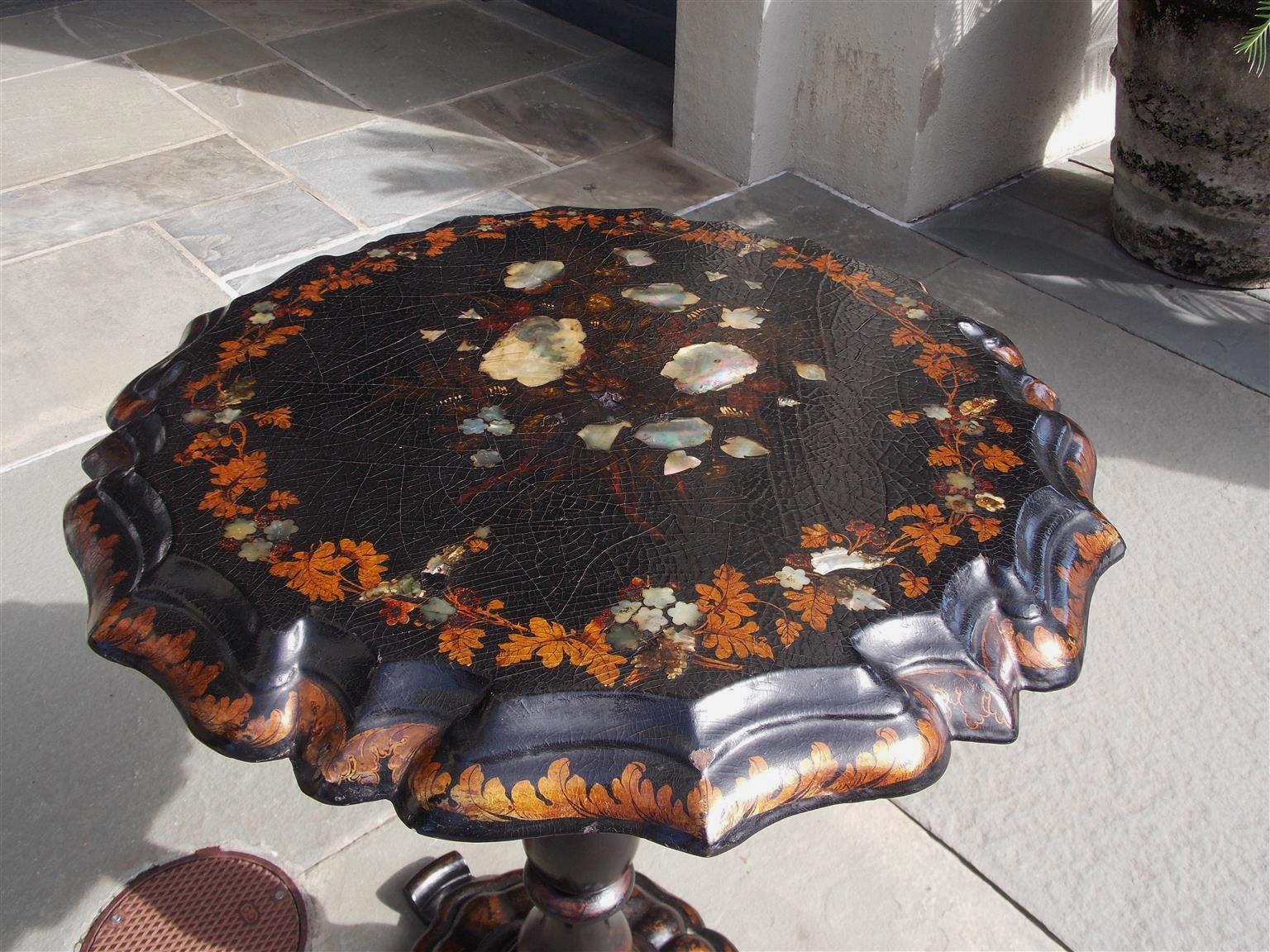 English Regency Papier Mâché Mother of Pearl Inlaid Gilt Tea Table, Circa 1815 In Excellent Condition For Sale In Hollywood, SC