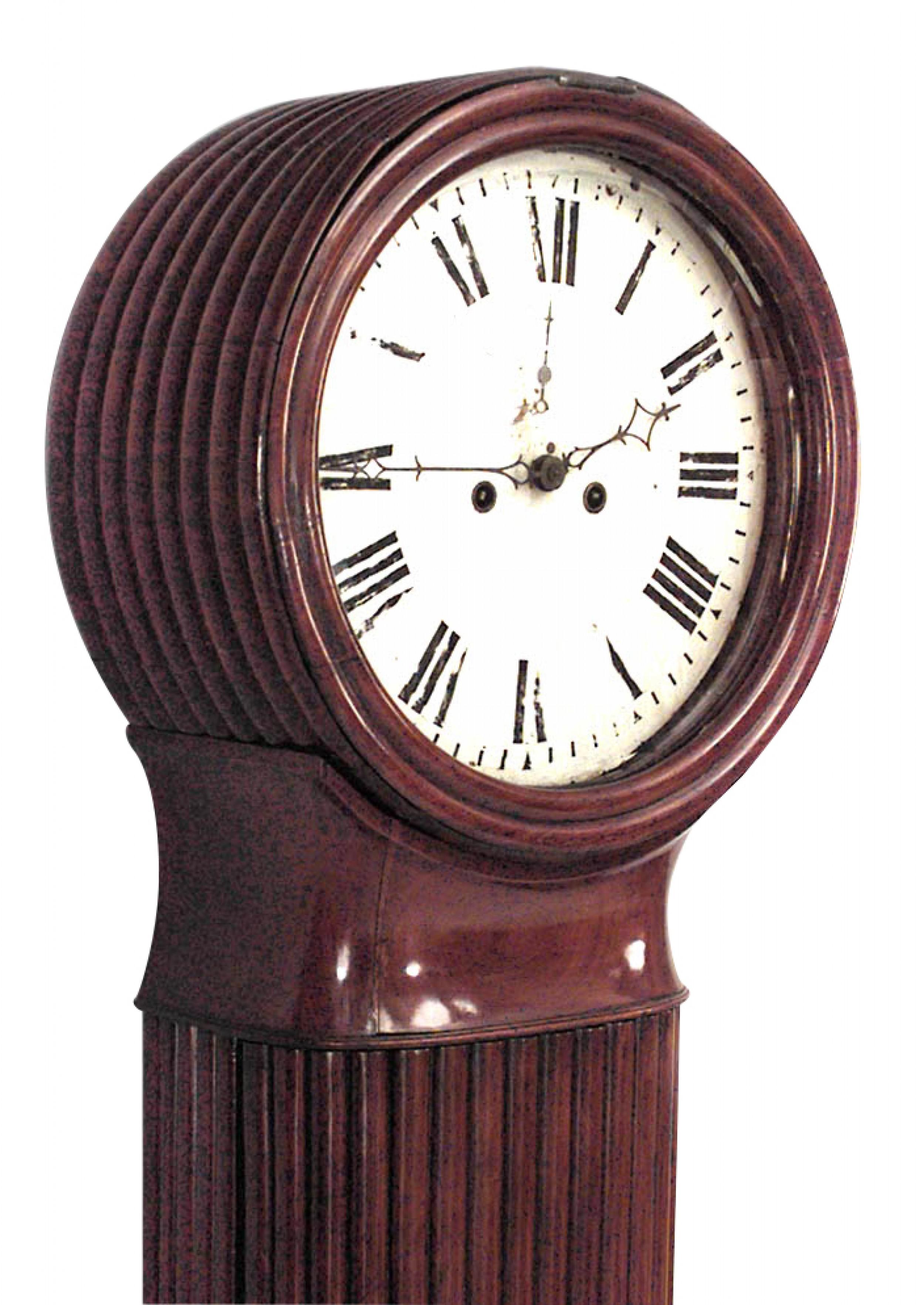Reloj de pared parlamentario inglés de caoba de la Regencia con caja de diseño estriado y esfera redonda con frontal de cristal biselado. (No funciona)