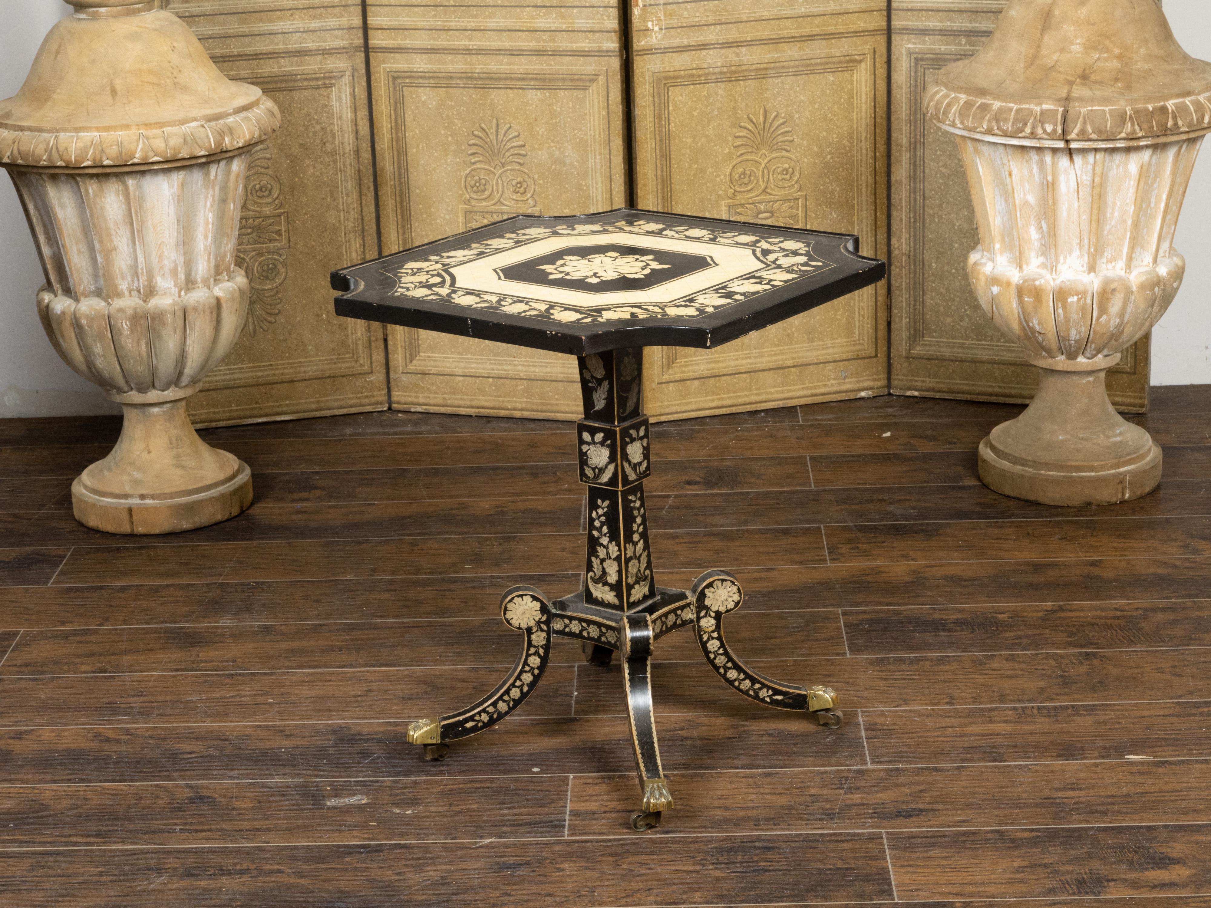 Japanned English Regency Penwork Occasional Table with Floral Décor and Curving Legs For Sale