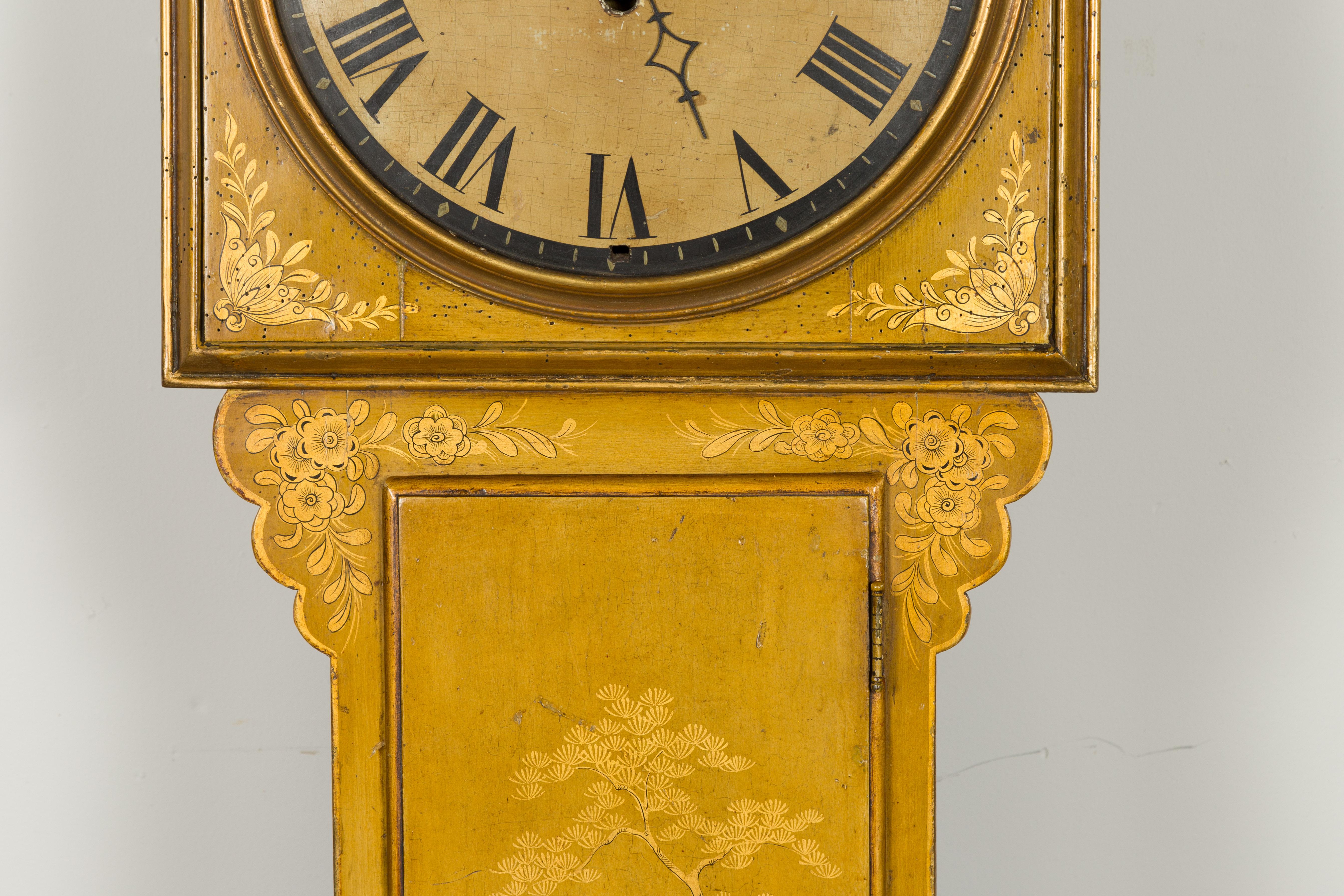 English Regency Period 1820s Golden Toned Wall Clock with Chinoiserie Décor For Sale 1