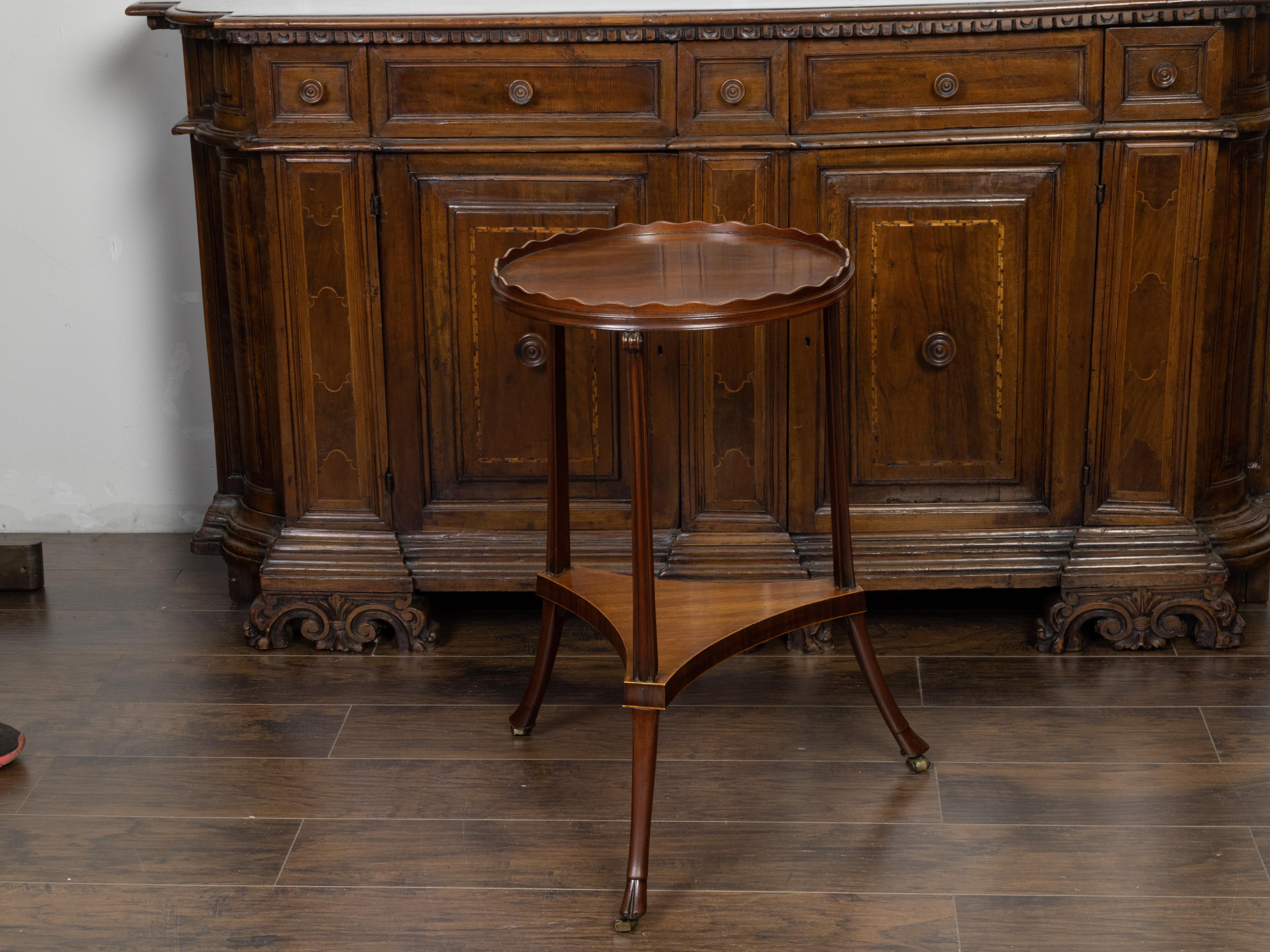 English Regency Period 1820s Mahogany Guéridon Table with Pie Crust Tray Top In Good Condition For Sale In Atlanta, GA