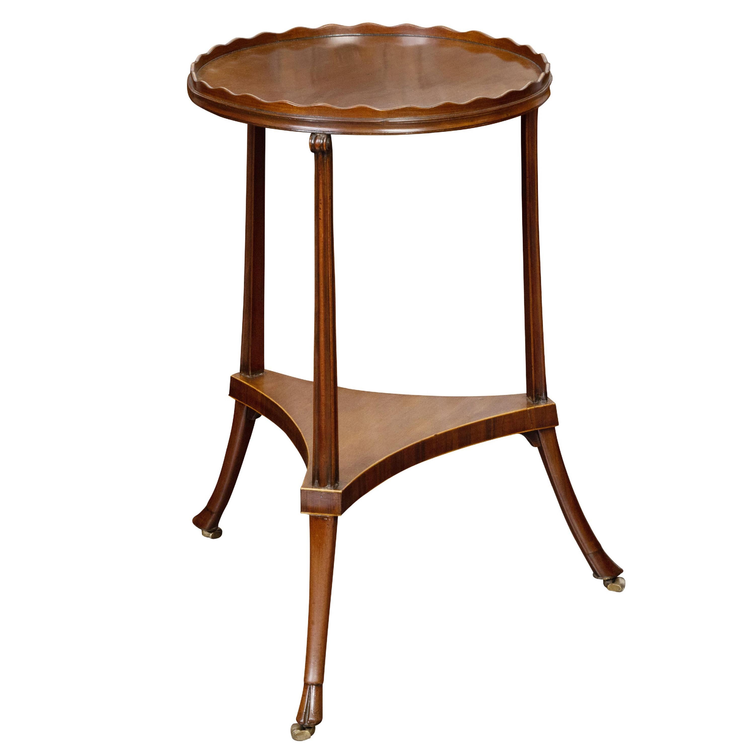 Table Guridon en acajou de la période Régence anglaise des années 1820 avec plateau en forme de cuvette de tarte