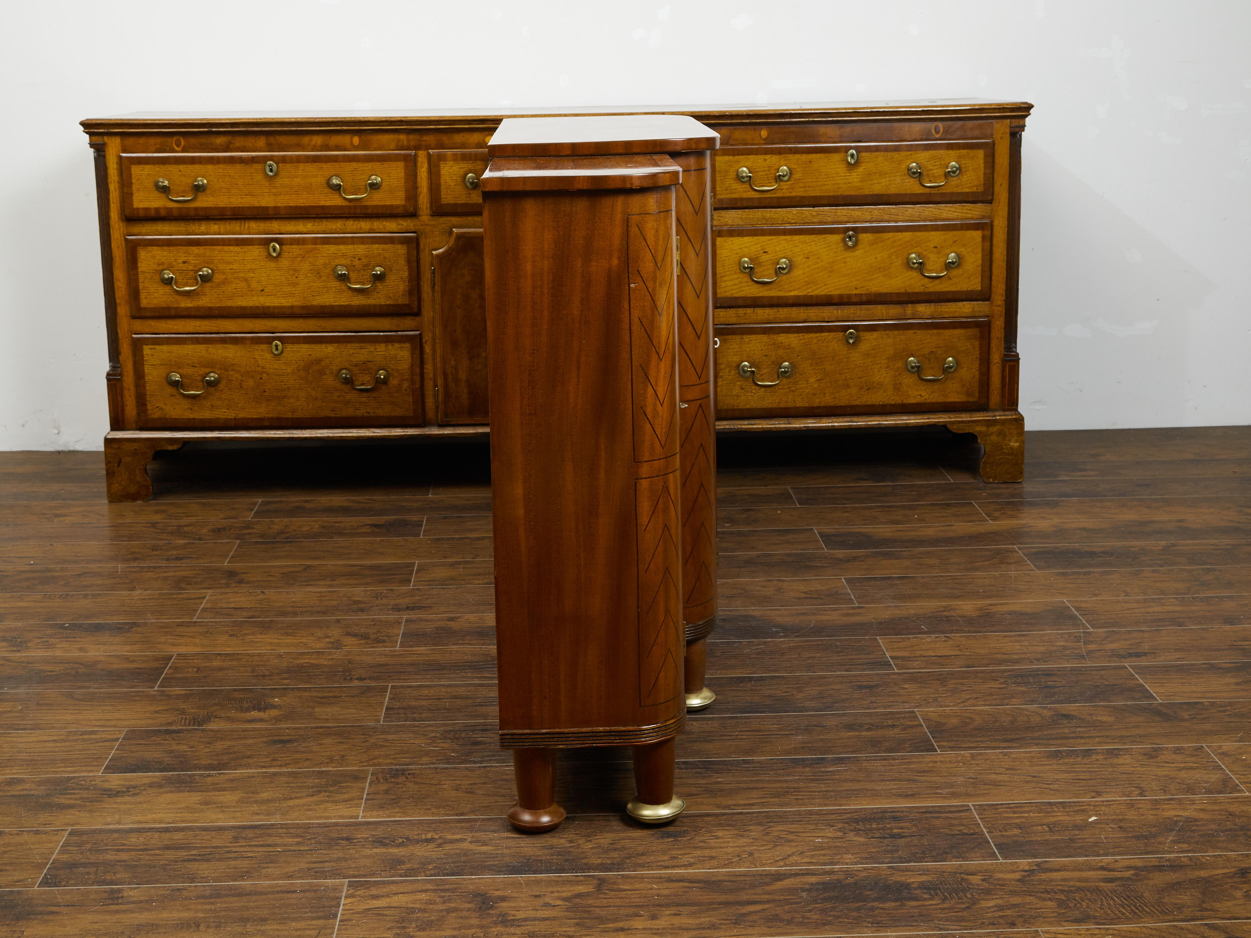 English Regency Period 1840s Mahogany Breakfront Buffet with Arrow Style Inlay For Sale 6