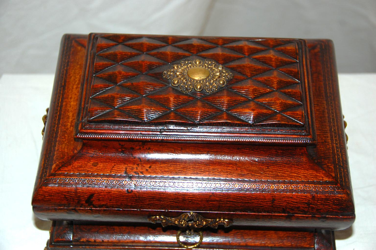 English Regency Period Embossed Leather Sewing Box with Drawer and Brass Mounts In Good Condition In Wells, ME