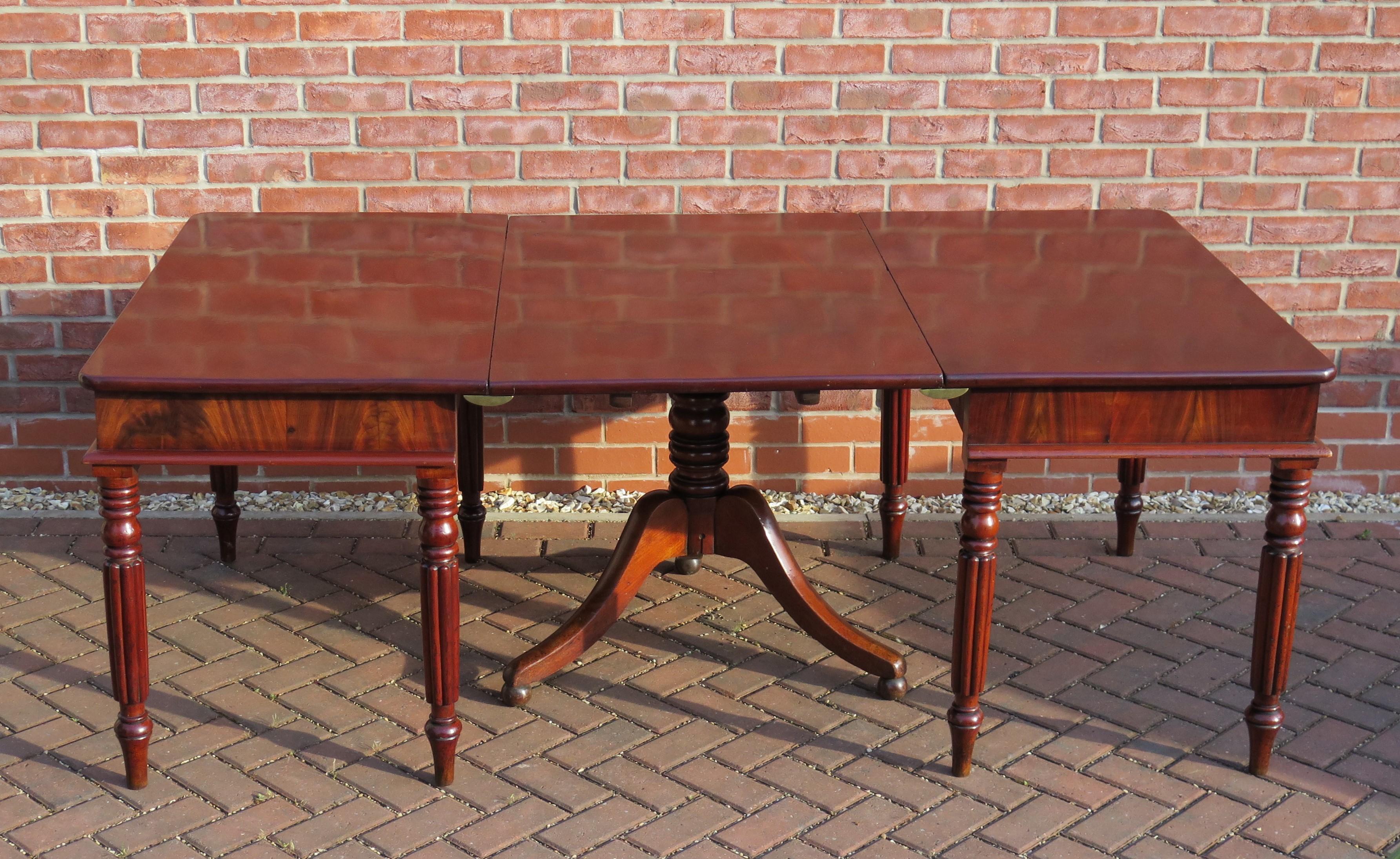 English Regency Period Extending Dining Table with centre pedestal,  Circa 1810 7
