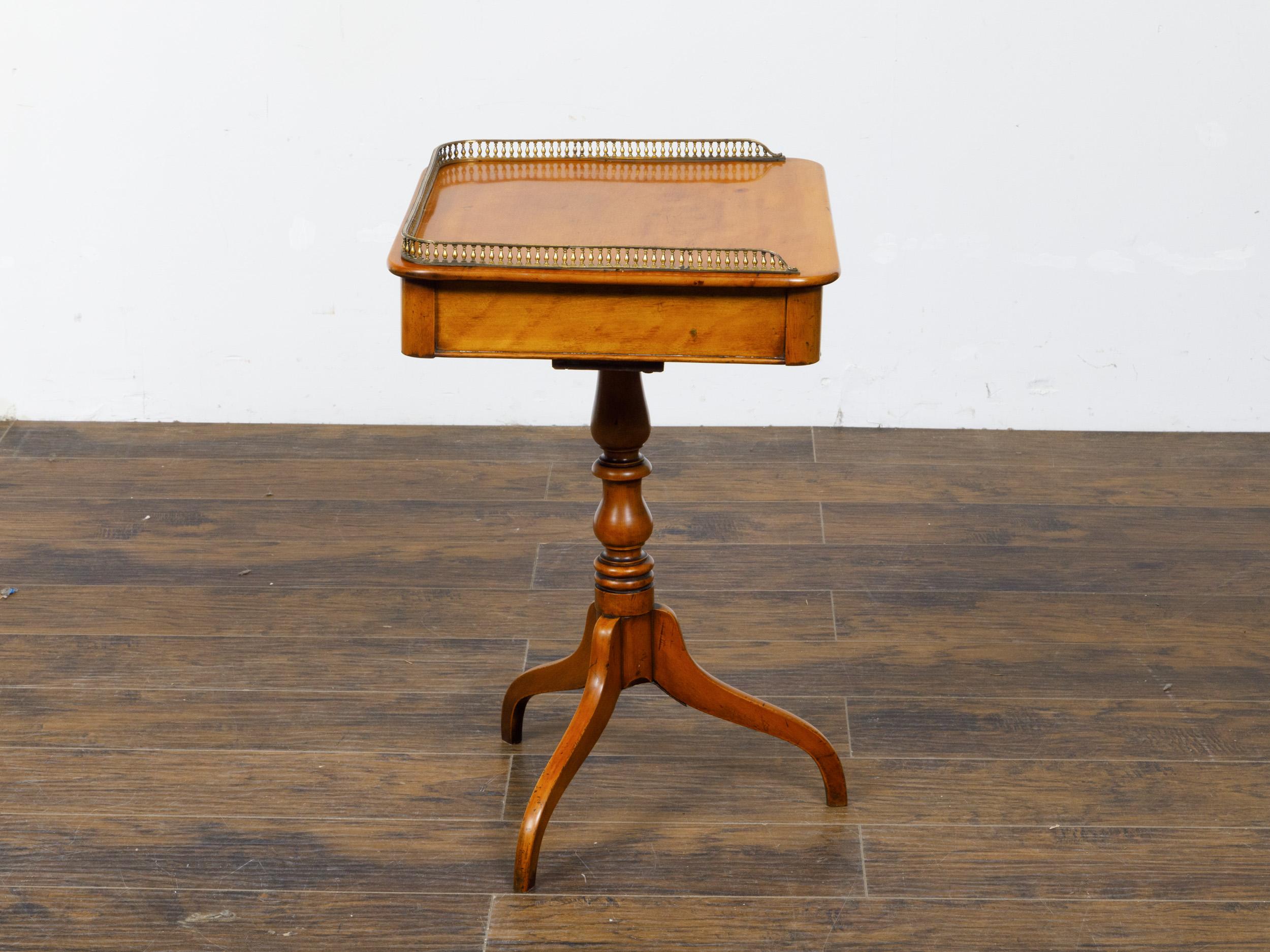 English Regency Period Fruitwood Guéridon Side Table with Pierced Brass Gallery In Good Condition For Sale In Atlanta, GA