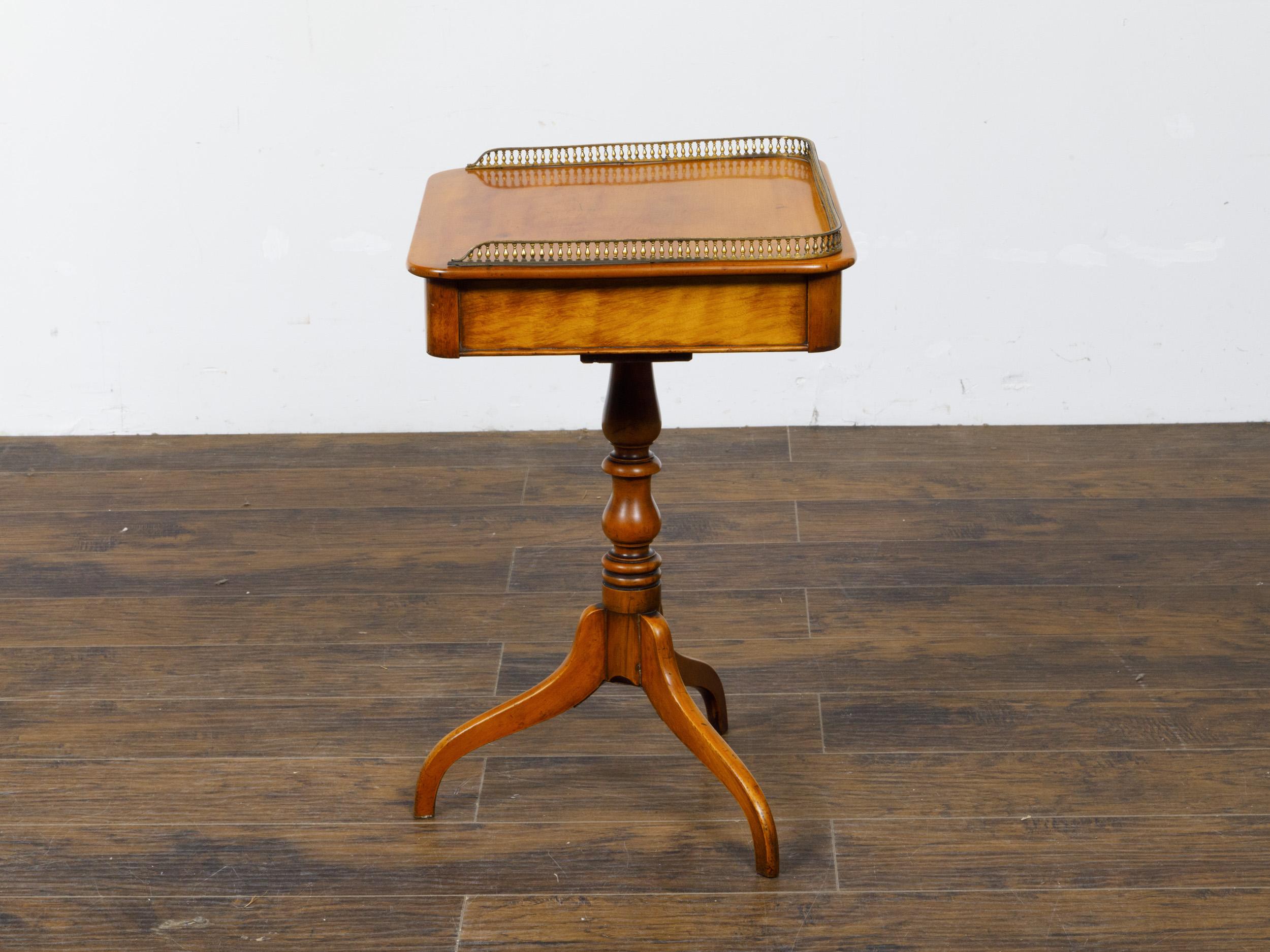 English Regency Period Fruitwood Guéridon Side Table with Pierced Brass Gallery For Sale 1