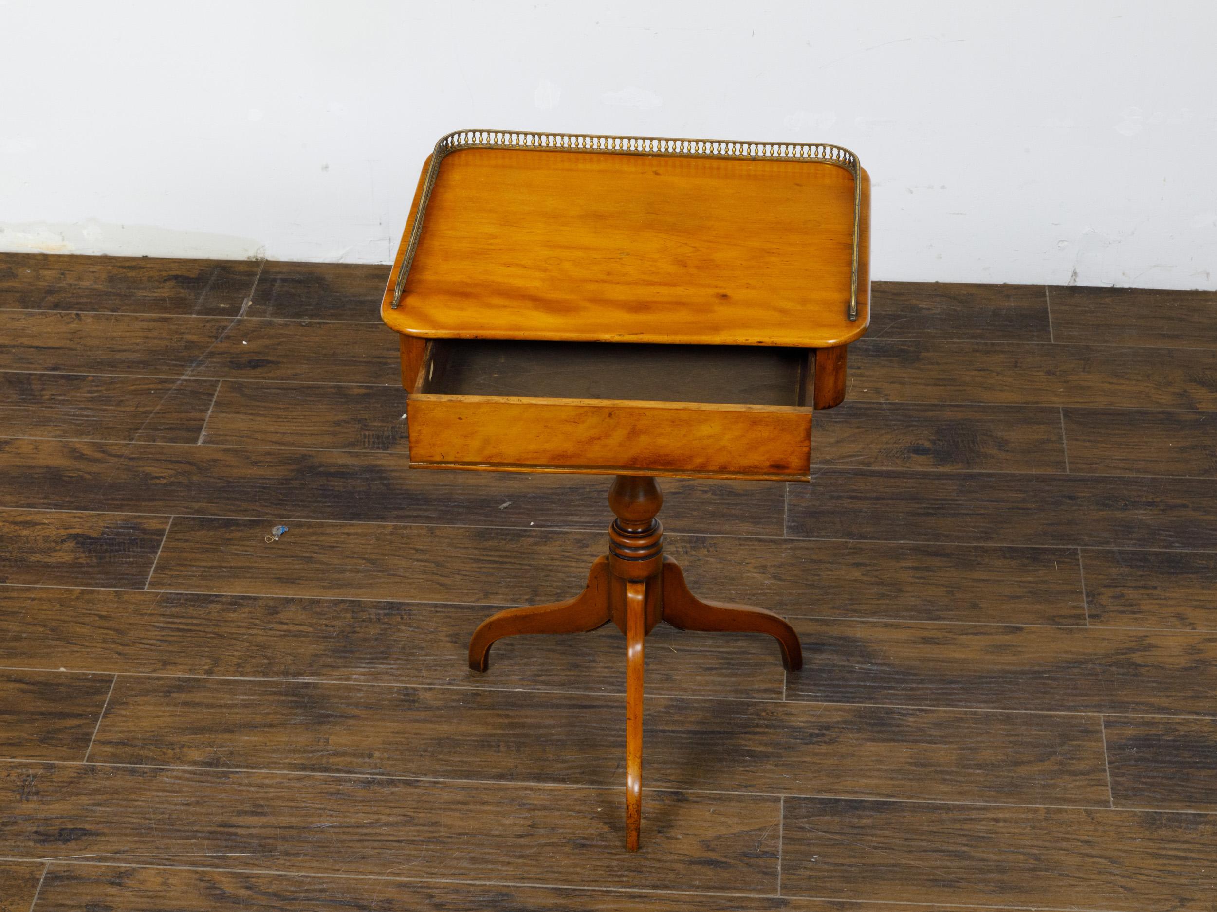 English Regency Period Fruitwood Guéridon Side Table with Pierced Brass Gallery For Sale 3