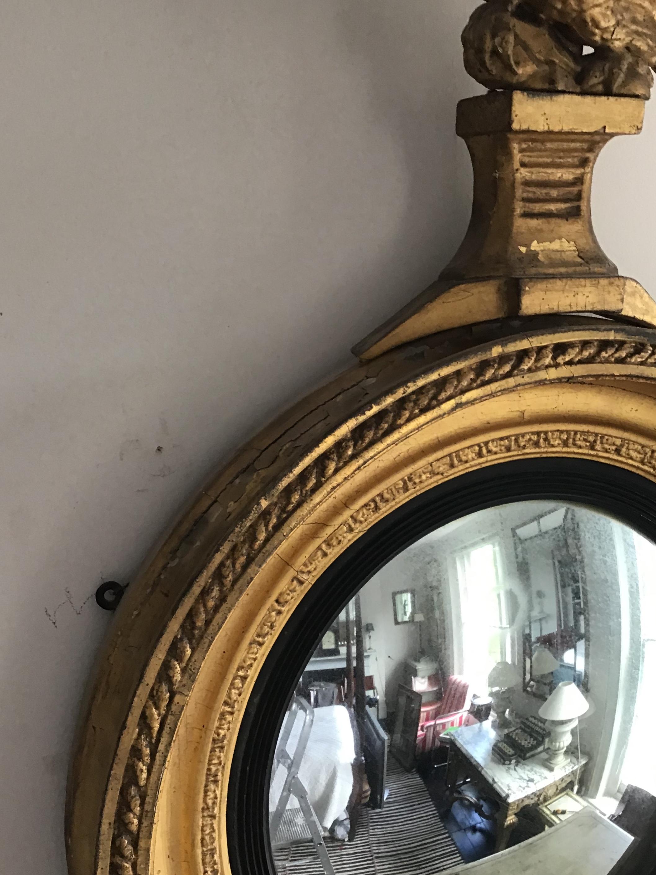English Regency Period Giltwood Convex Wall Mirror with Eagle Crest For Sale 2