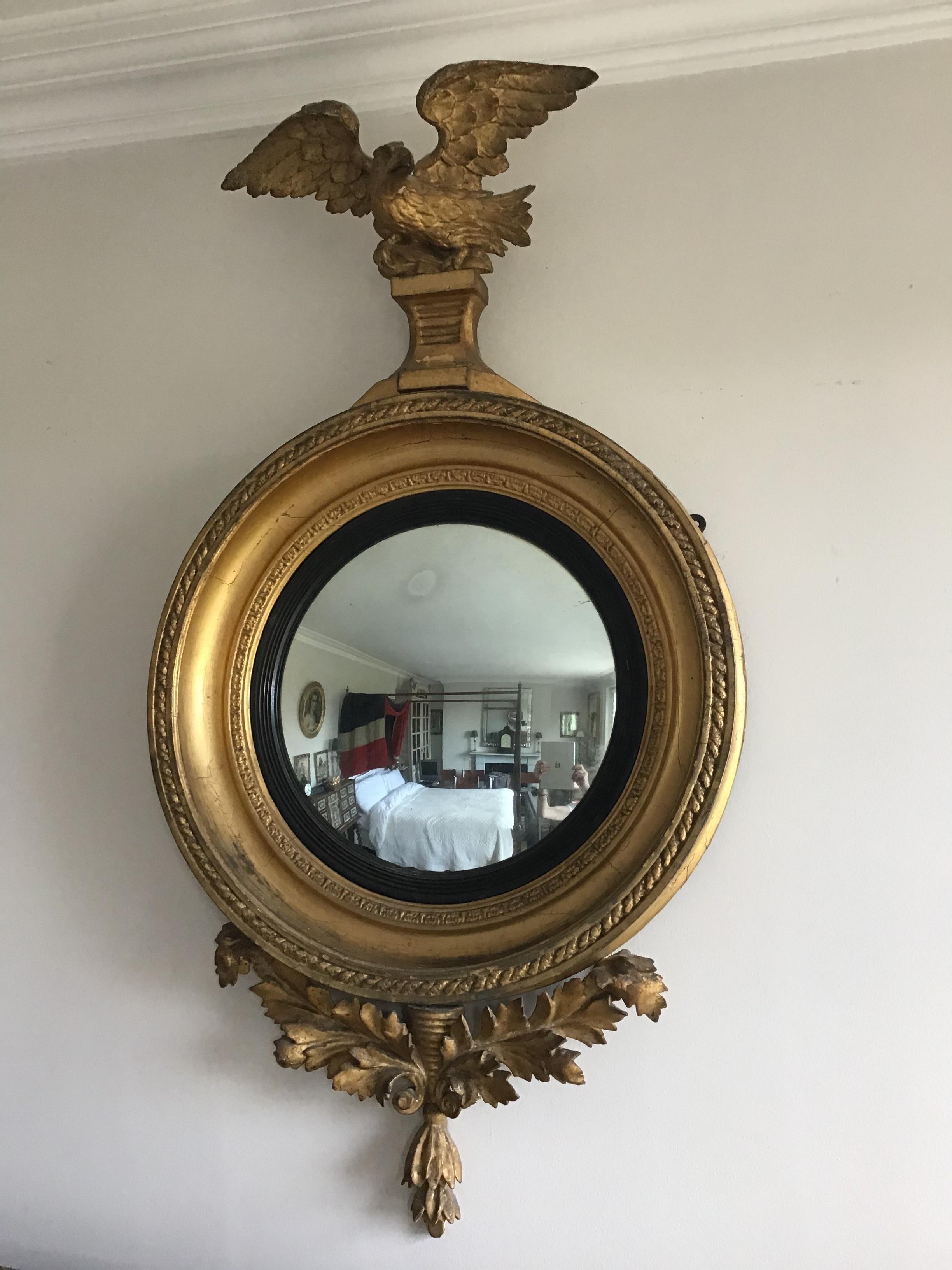 English Regency Period Giltwood Convex Wall Mirror with Eagle Crest For Sale 4