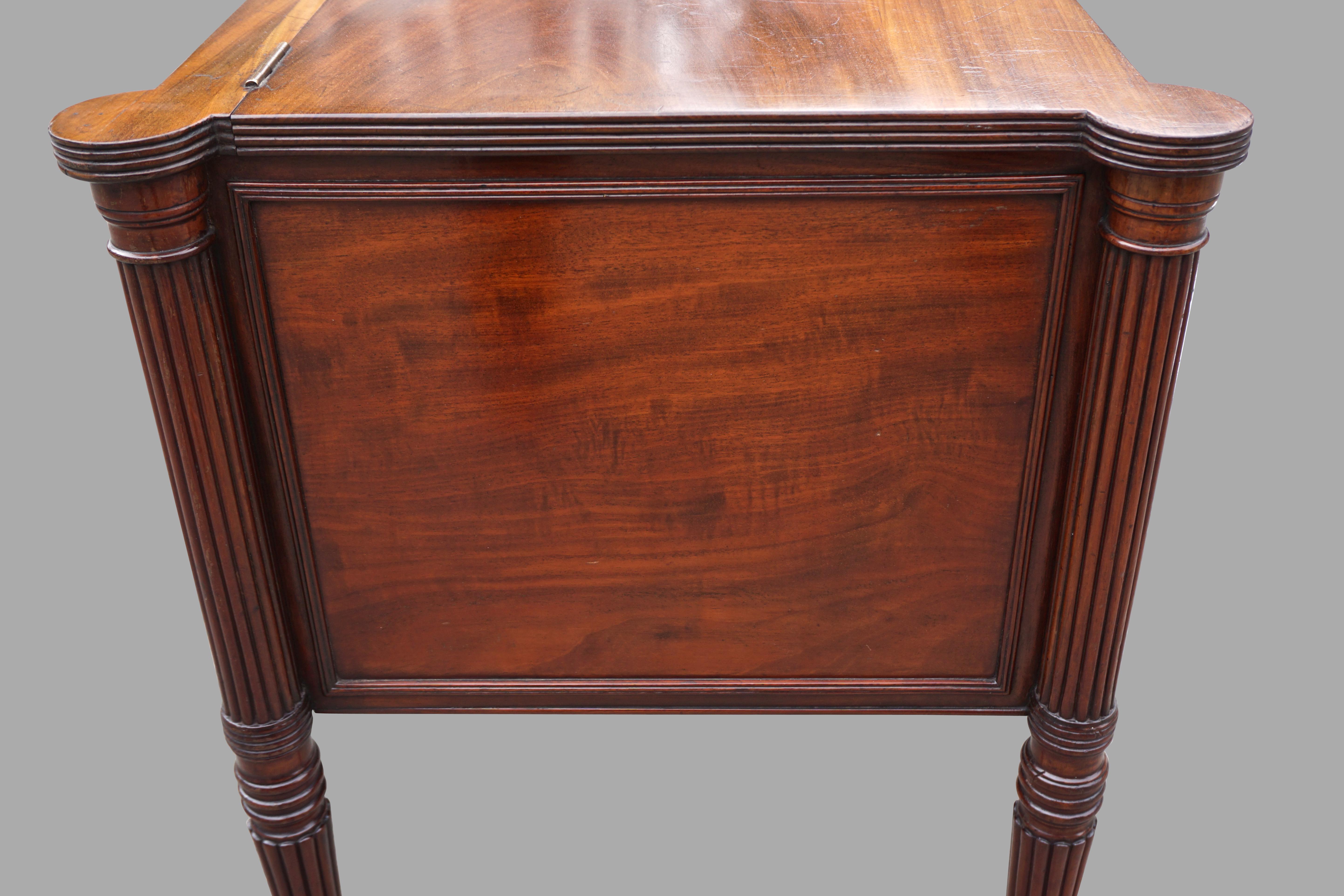 English Regency Period Mahogany Cellarette in the Manner of Gillows 3