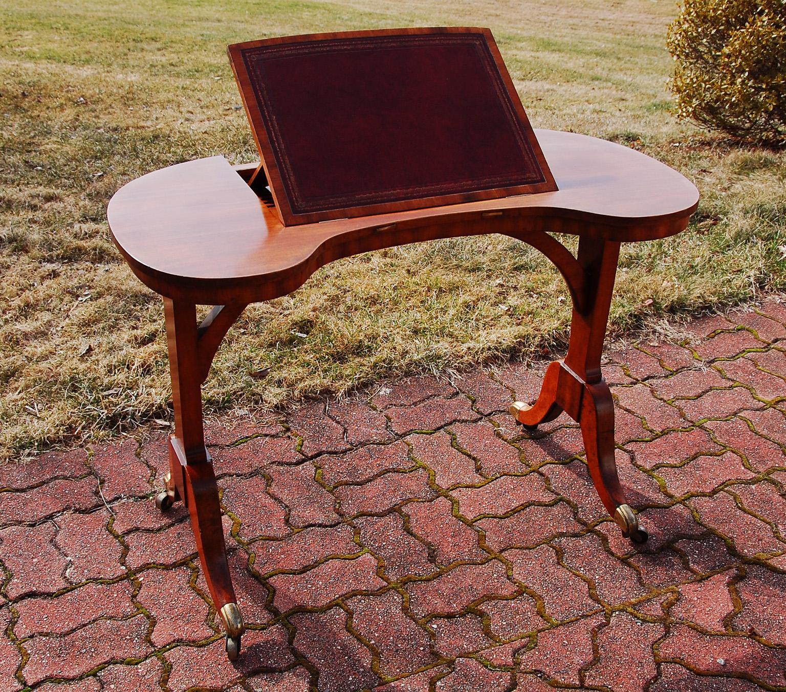English Regency Period Satinwood Kidney Shaped Writing Table with Leather Inlay For Sale 2