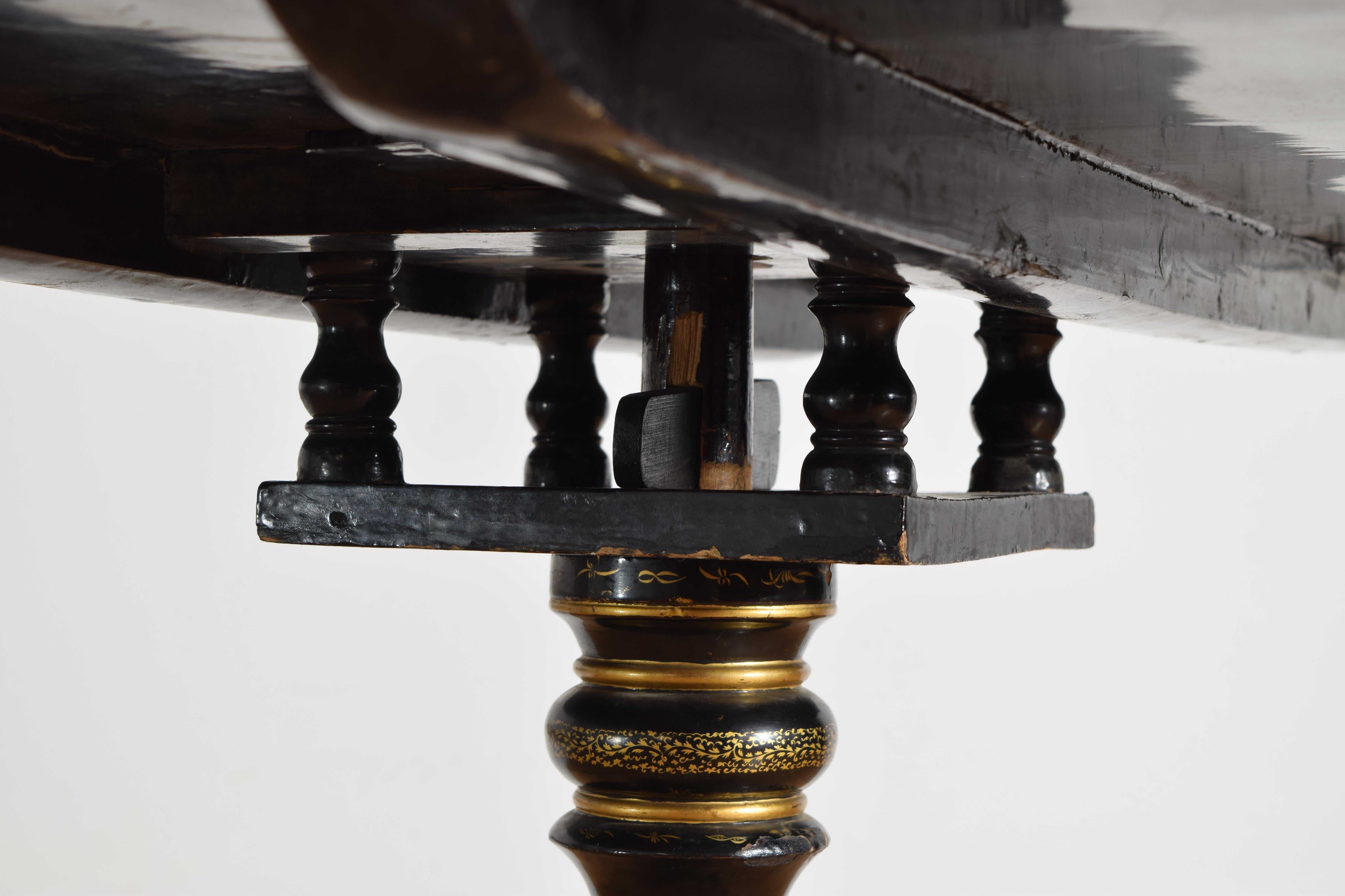 Englischer Regency-Revival-Tisch mit Chinoiserie-Kippplatte, ca. 1865 (Mittleres 19. Jahrhundert) im Angebot