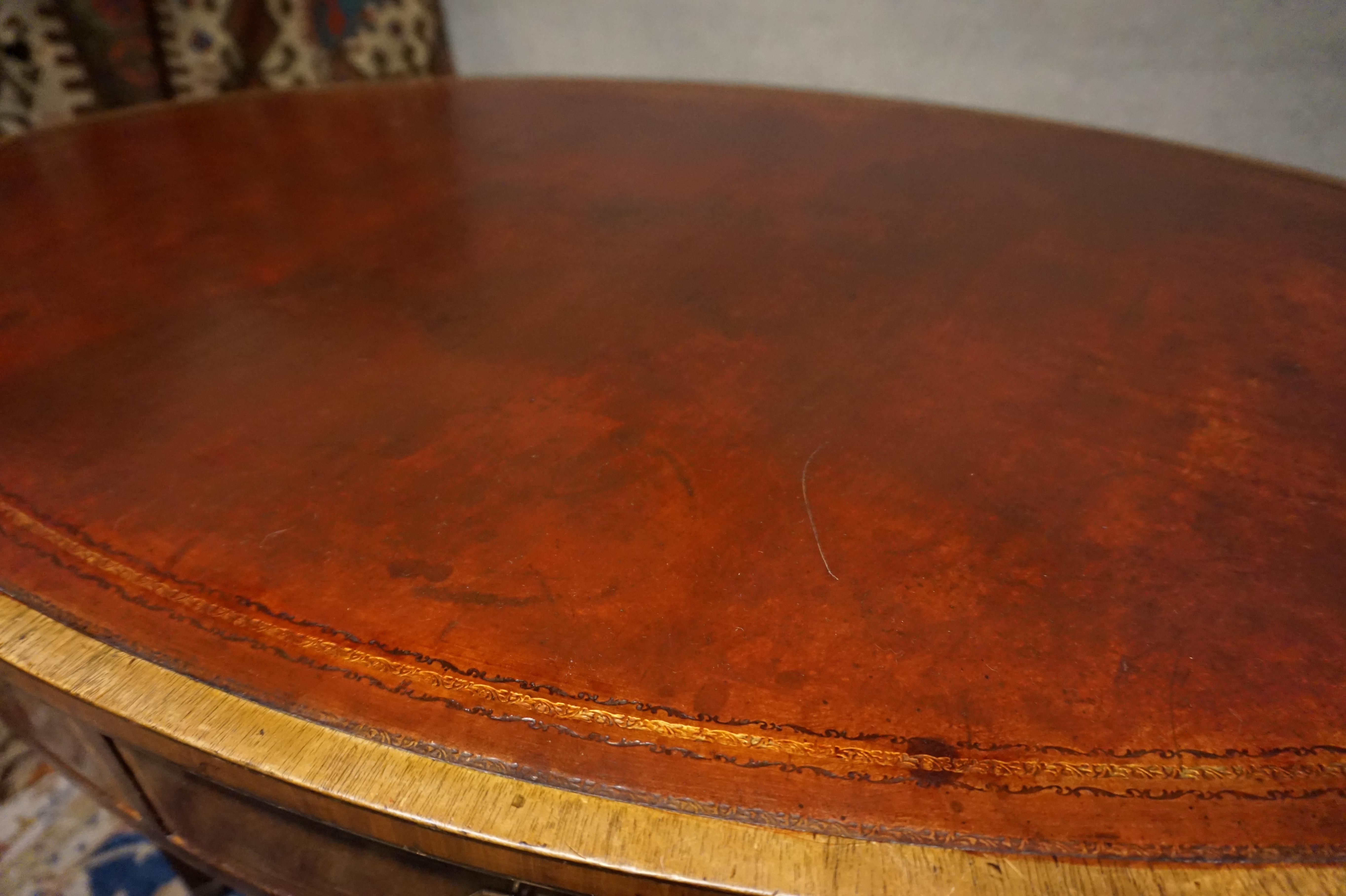 English Regency Revival Mahogany Oval Table with Gilt Leather Top 10