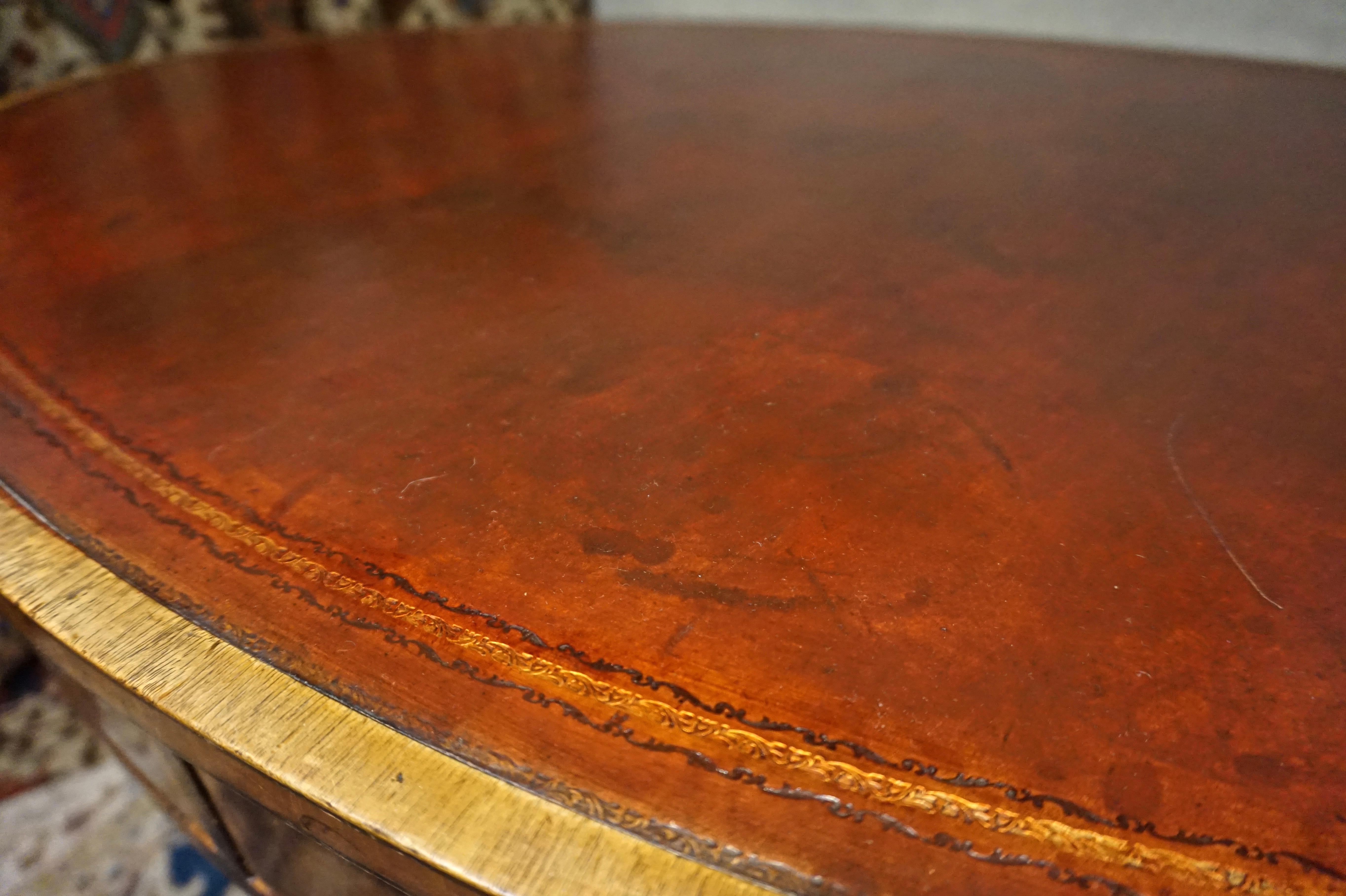 English Regency Revival Mahogany Oval Table with Gilt Leather Top 13