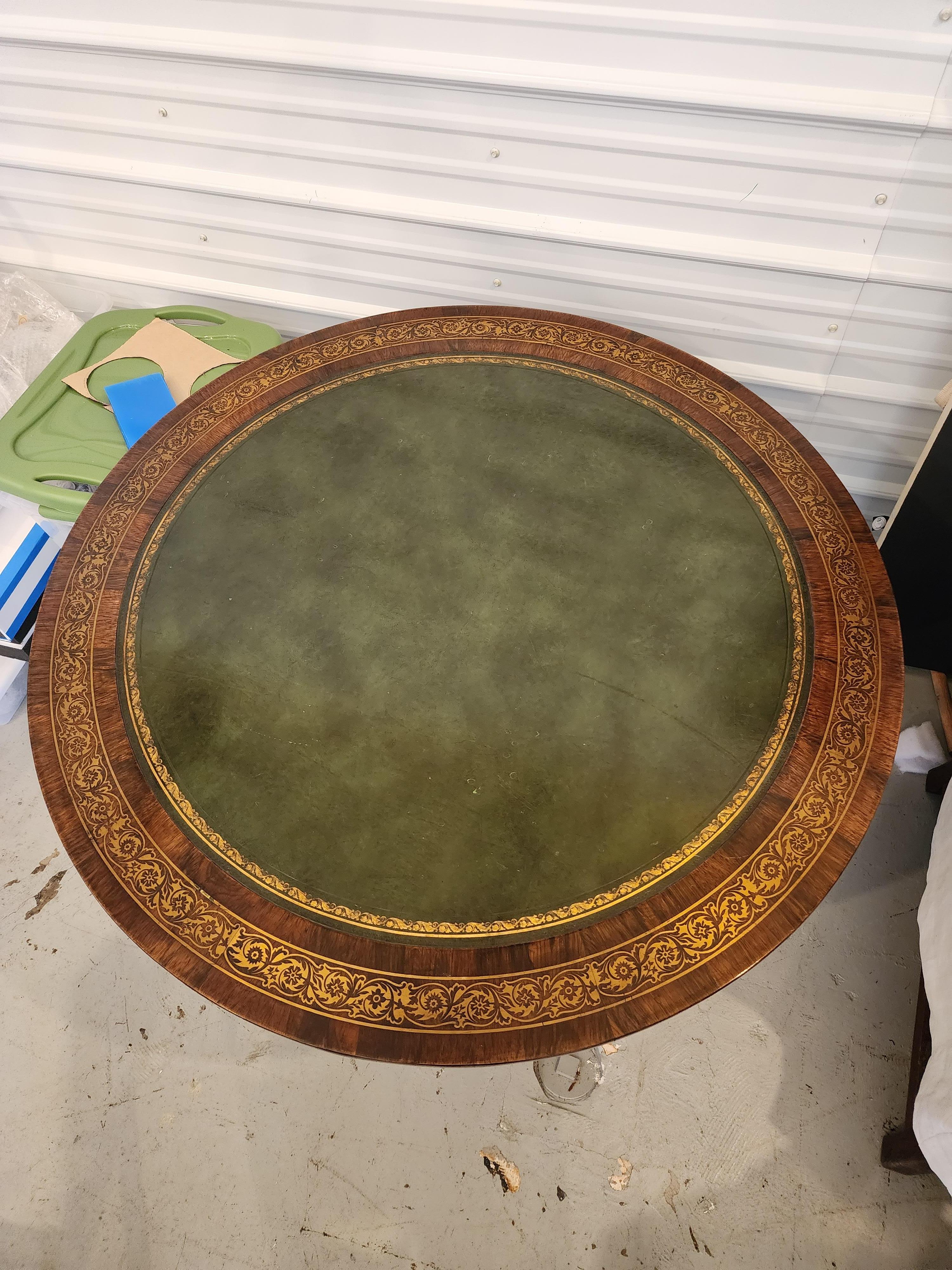 English Regency Rosewood and Brass Tilt-Top Table (Handgefertigt) im Angebot