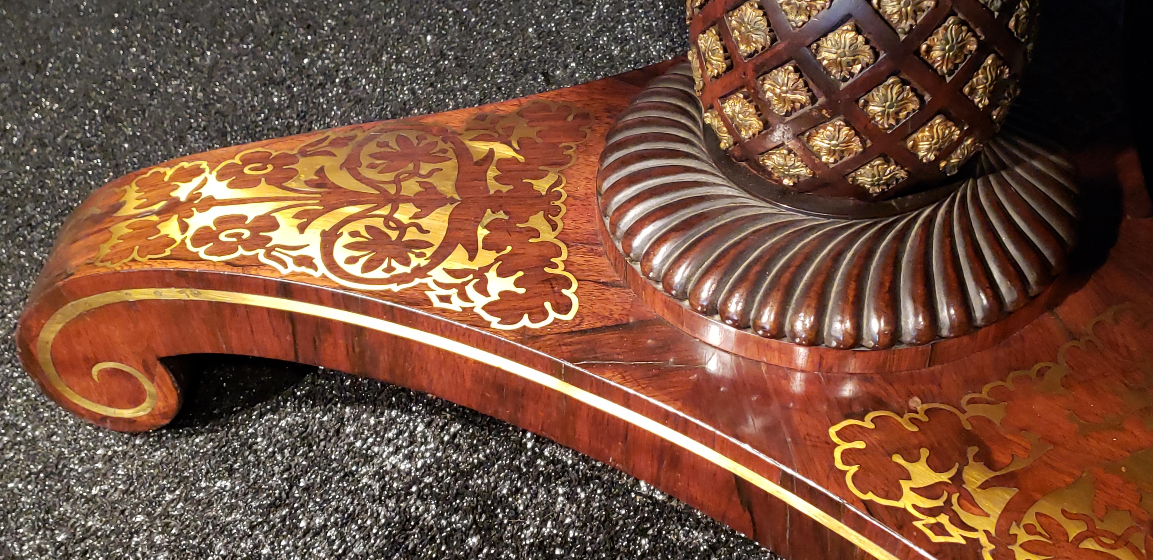 English Regency Rosewood and Brass Tilt-Top Table im Angebot 1