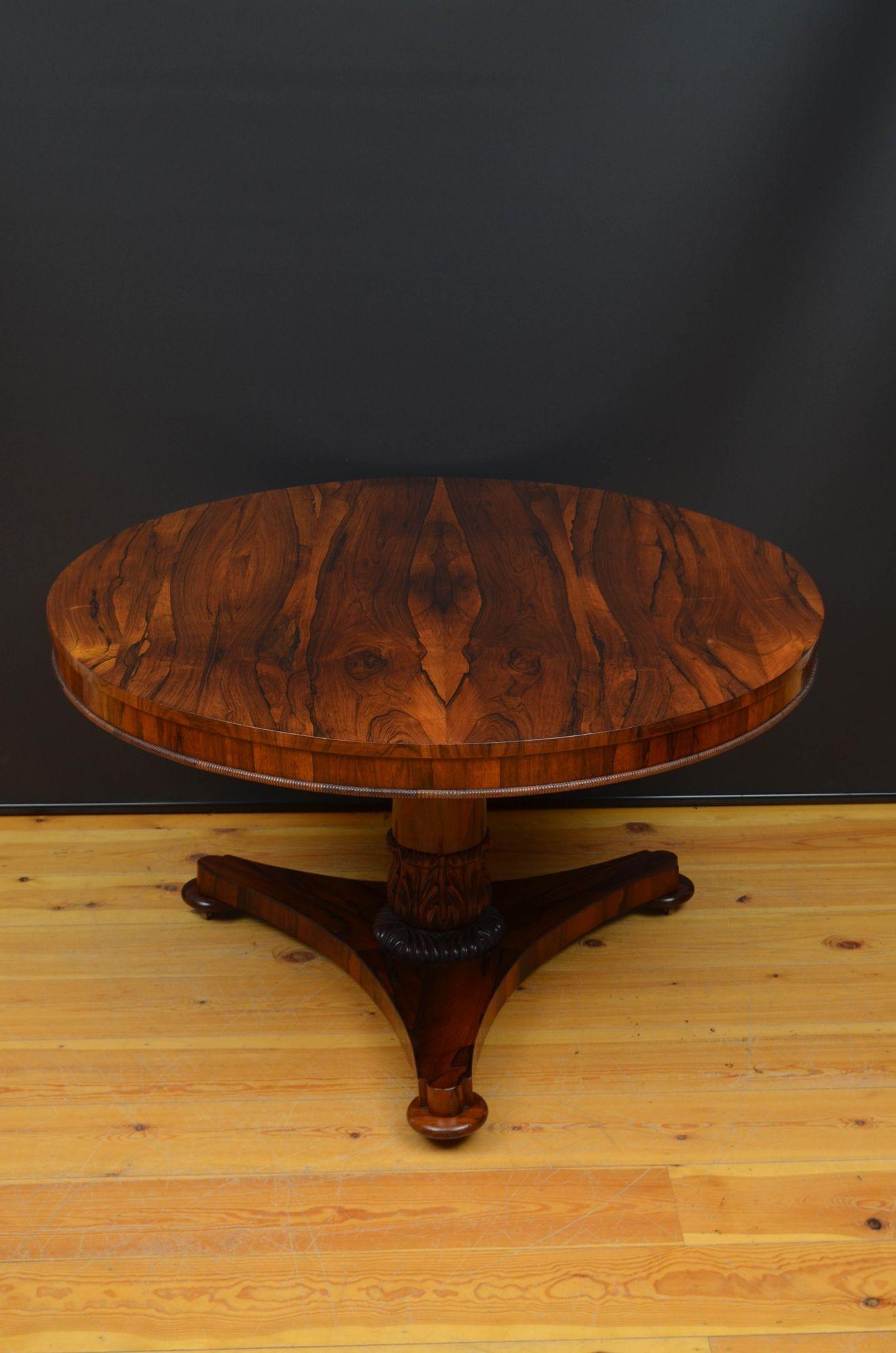 Anglais Table centrale anglaise Regency en bois de rose en vente